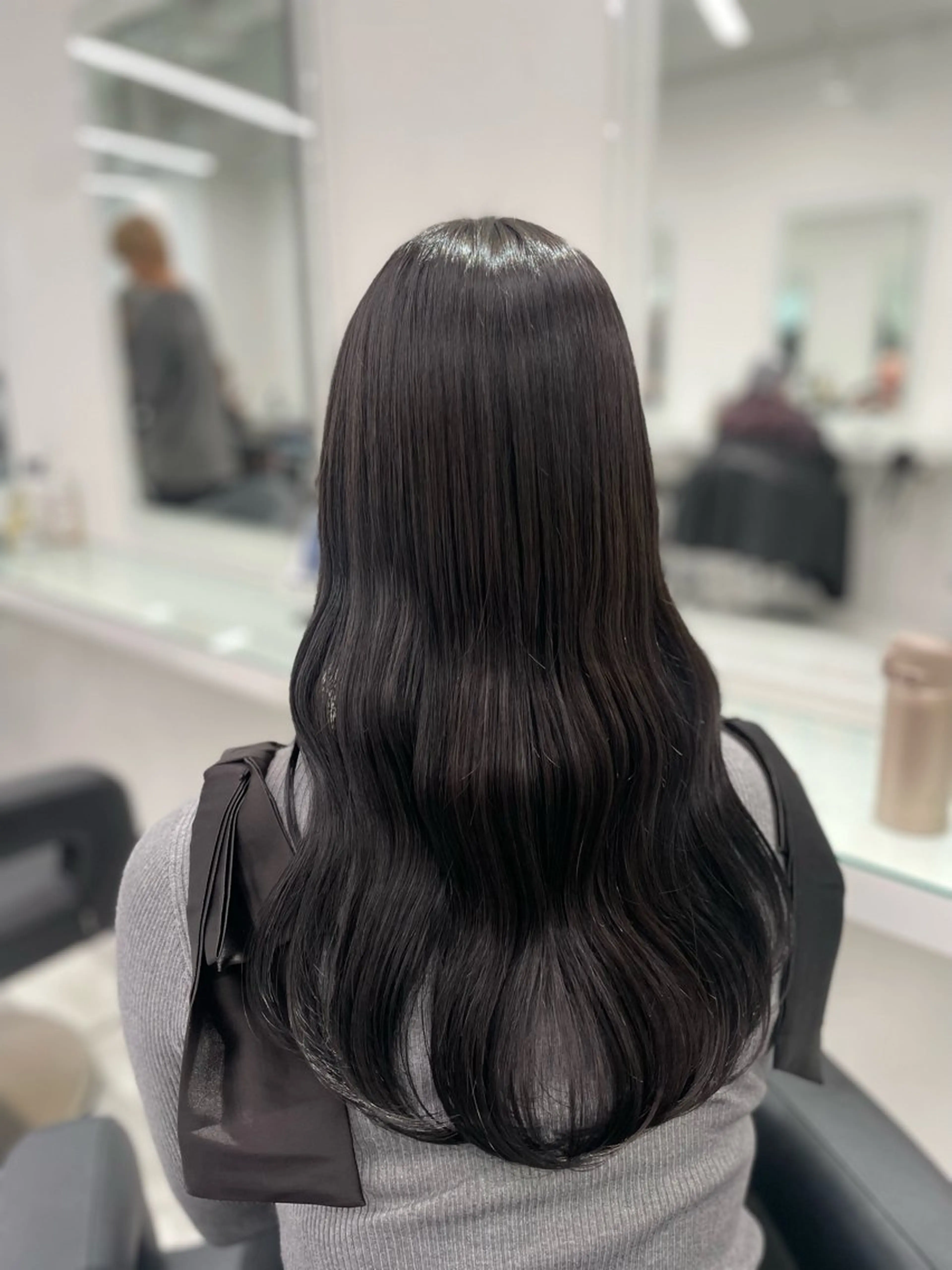 セミロング ヘアカラー トリートメント ヘッドスパ ヘアセット 大人っぽ透明感暗髪 🤍shio🤍のヘアスタイル