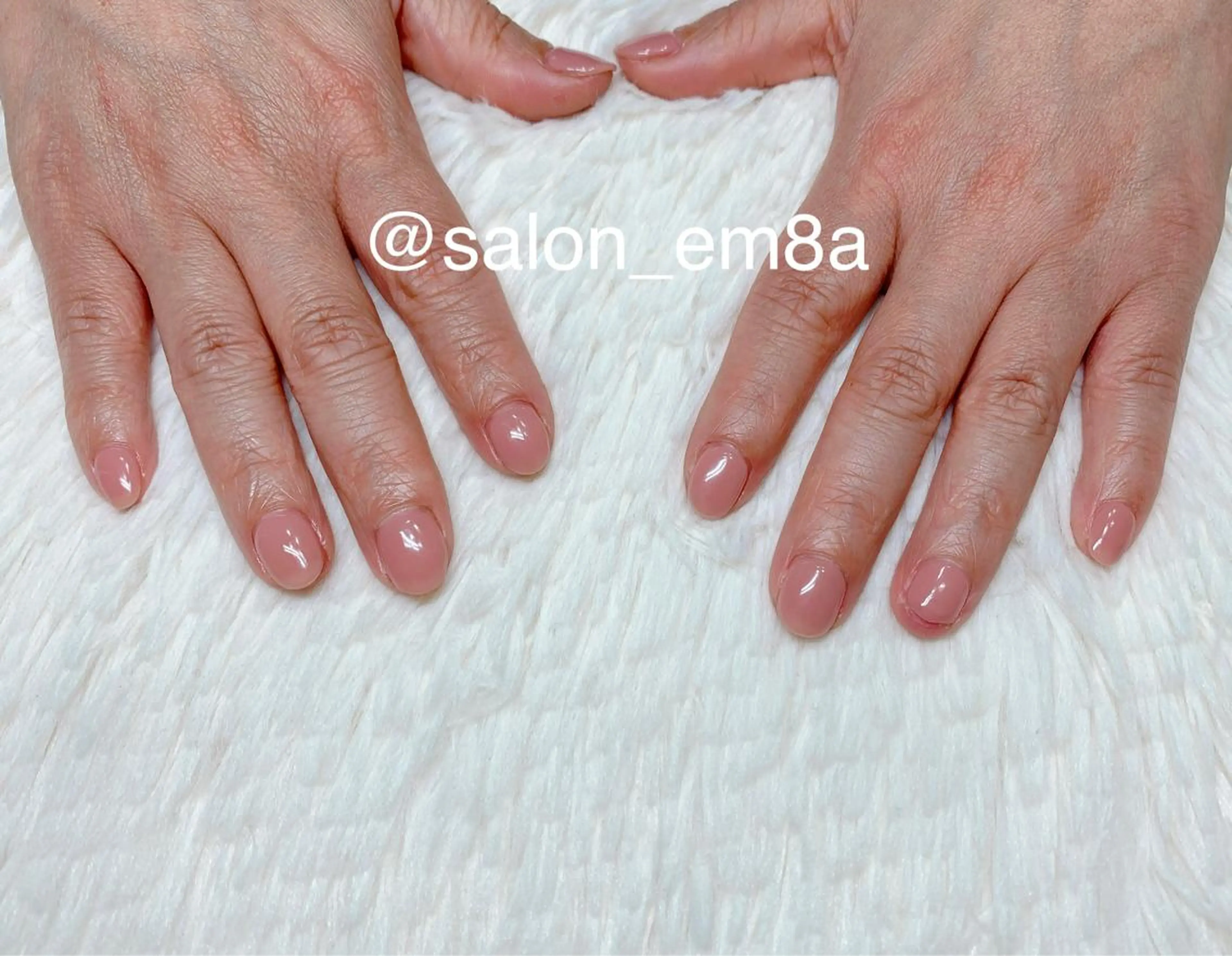 ネイル ジェルネイル ワンカラーネイル ハンドネイル salon EM&A emiのネイルデザイン