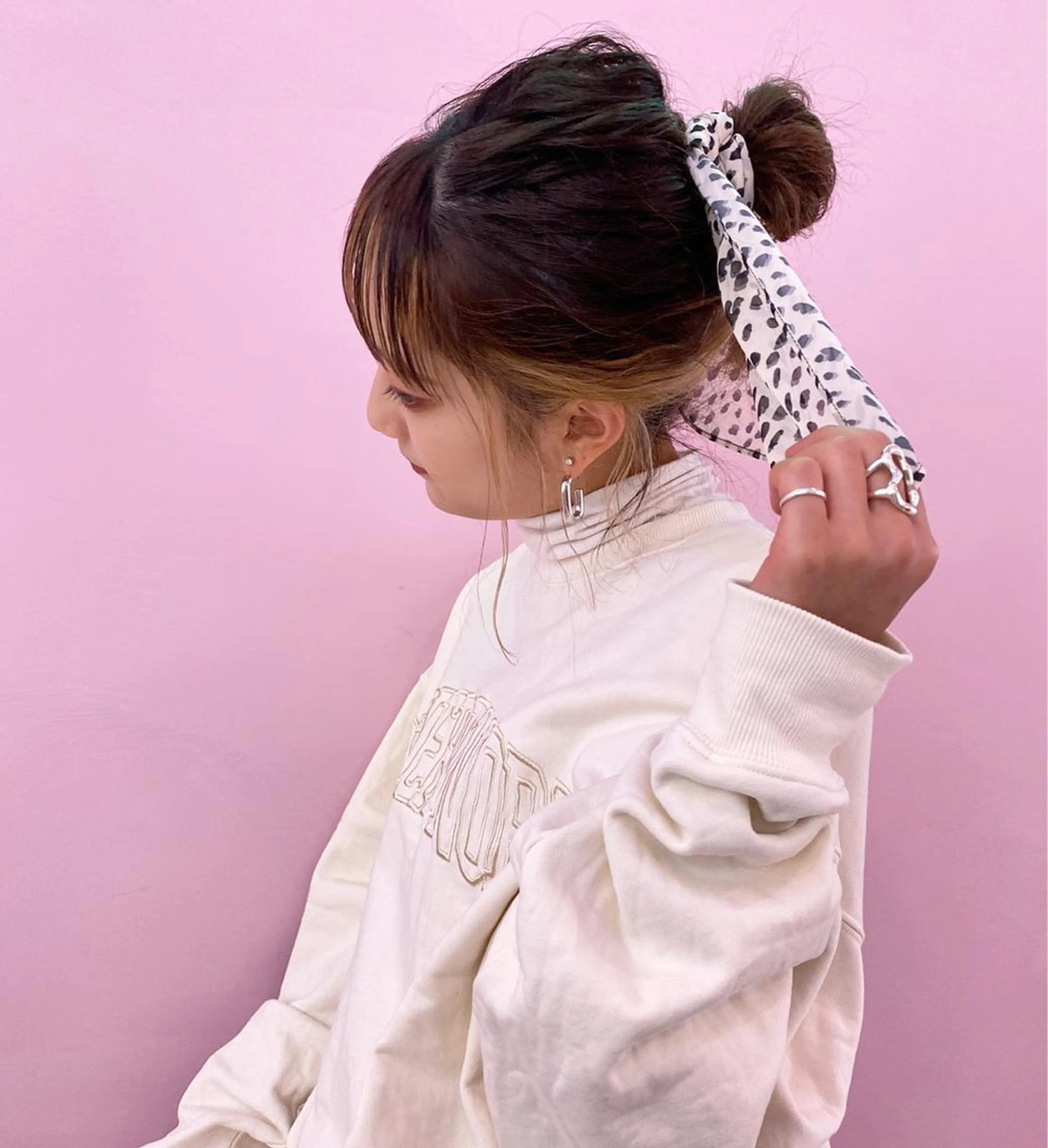 ミディアム 切りっぱなしロブ おくれ毛 心斎橋/ブリーチ minamiのヘアスタイル