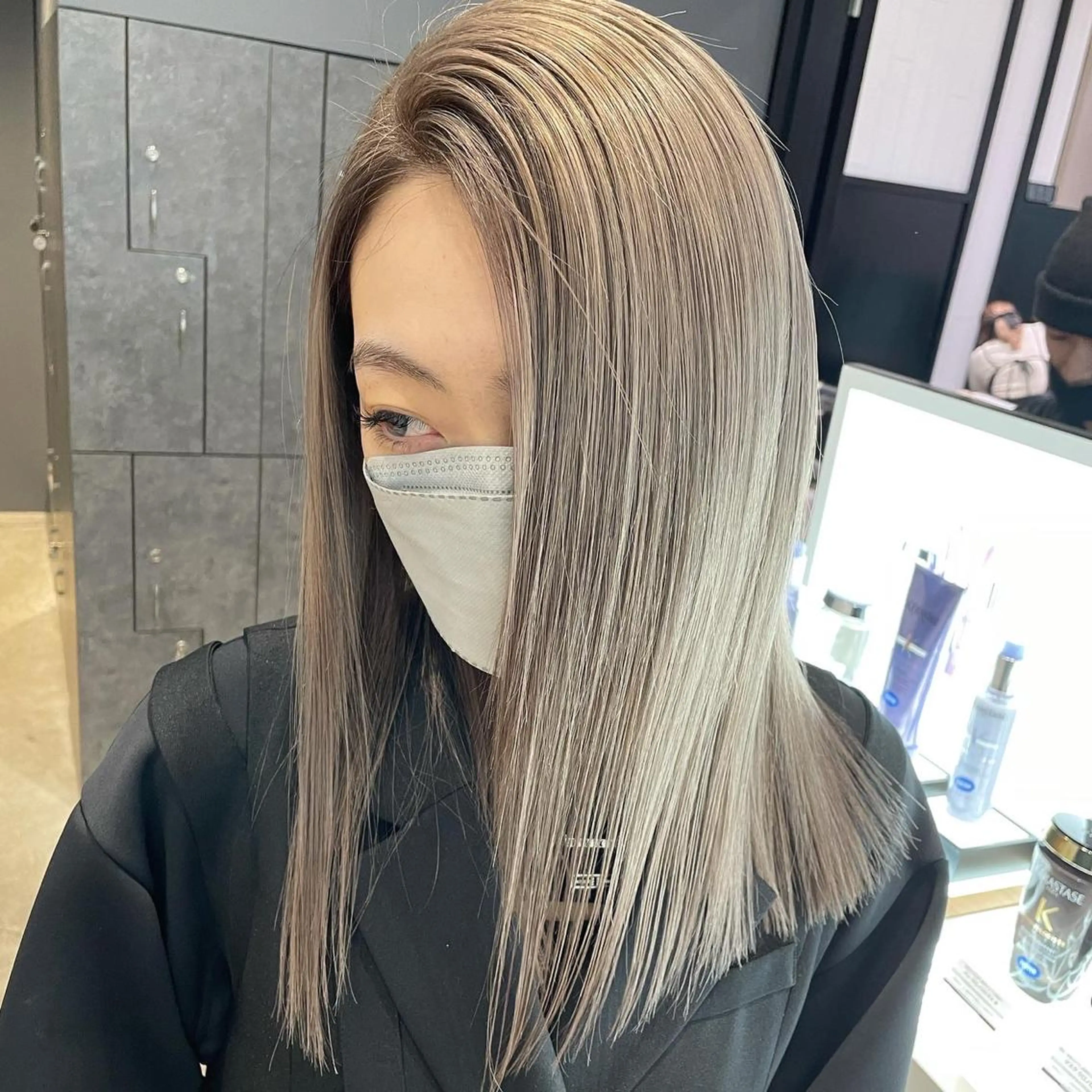 ミディアム カラー ベージュカラー ミルクティーベージュ カット ヘアカラー トリートメント ヘアセット 💜ハイトーン💛 マジカルかいちゃんのヘアスタイル