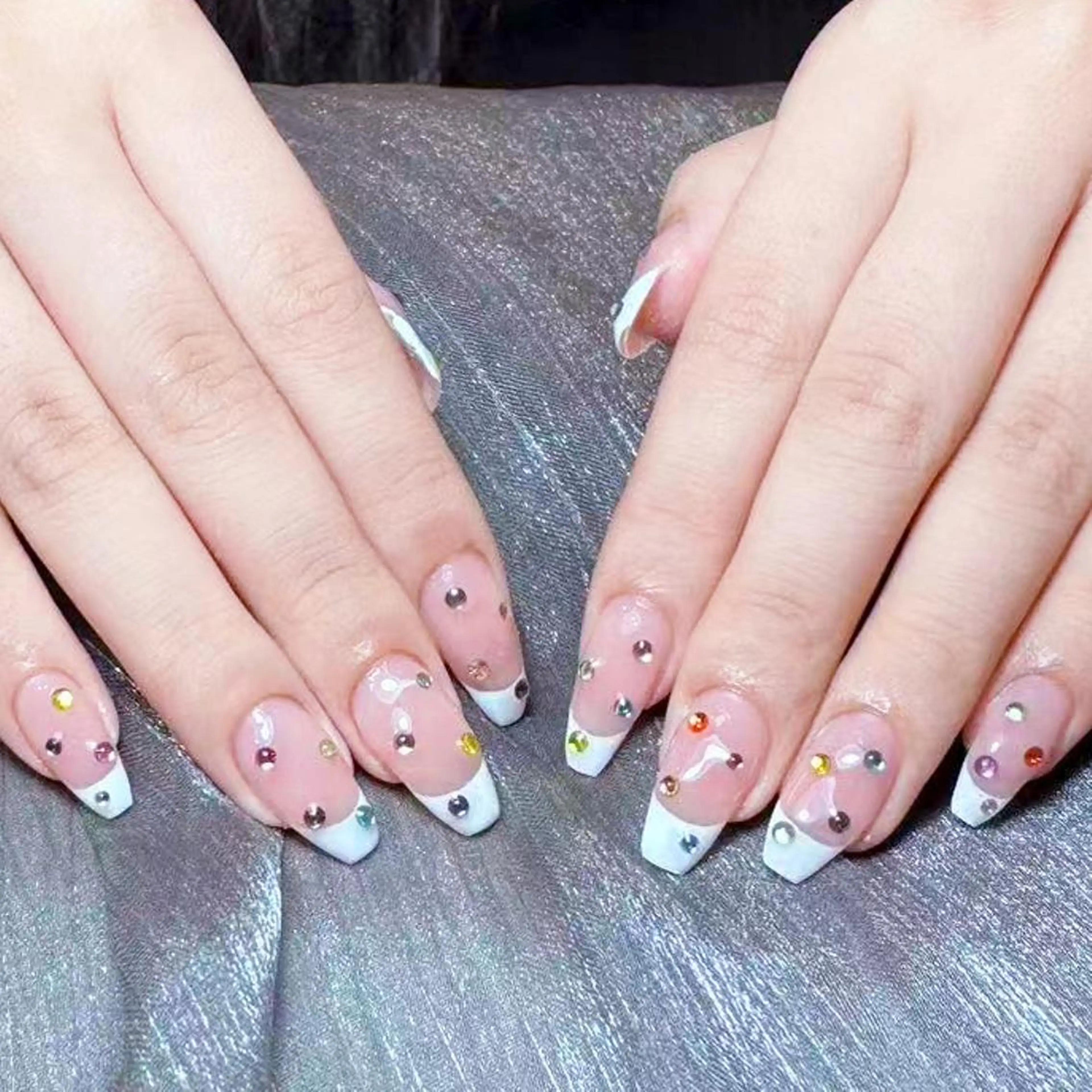 ネイル アートネイル オーロラネイル ガーリー キラキラネイル 韓国ネイル ハンドネイル DIAMOND 💅のネイルデザイン