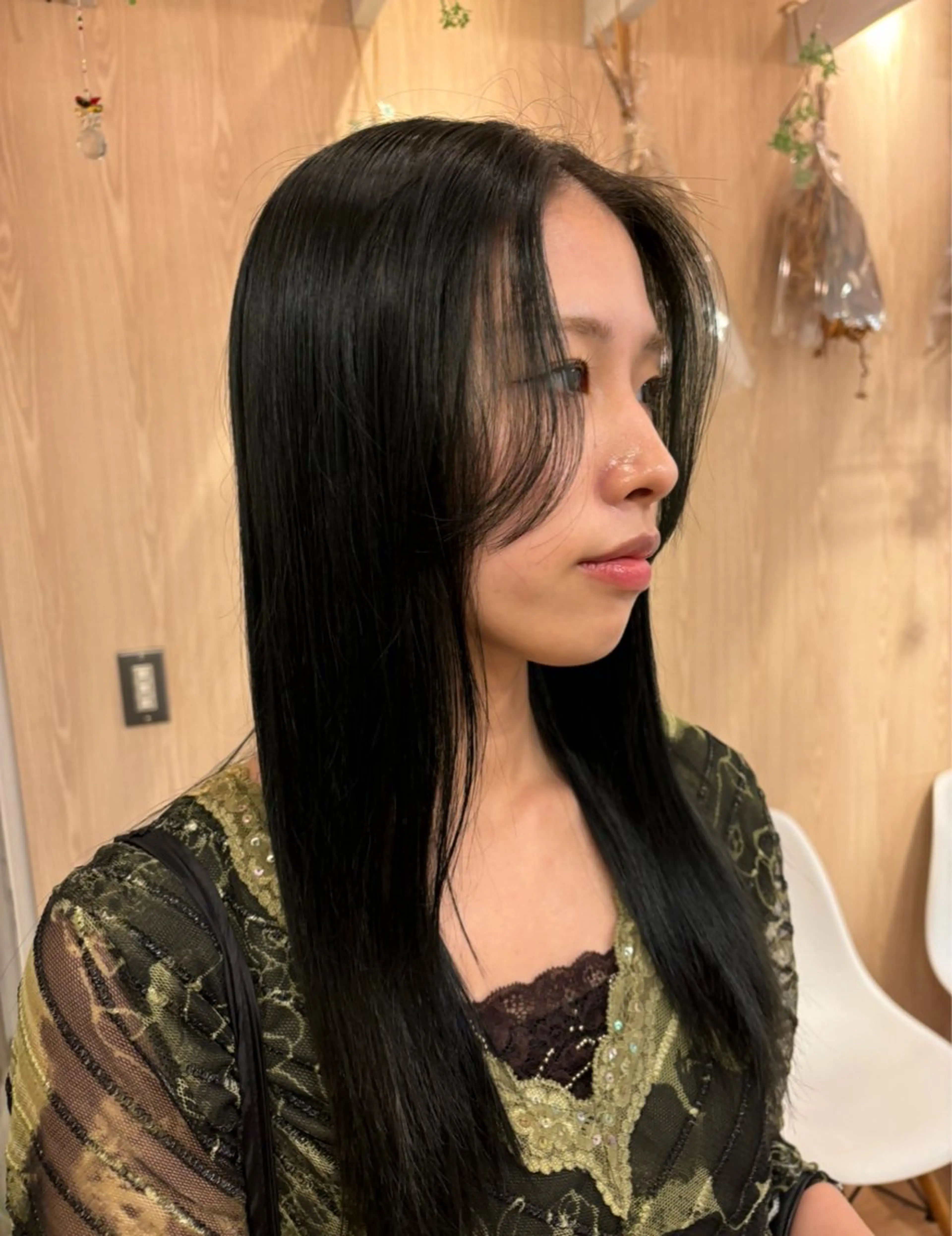 セミロング 透明感カラー⭐︎ コナツのヘアスタイル