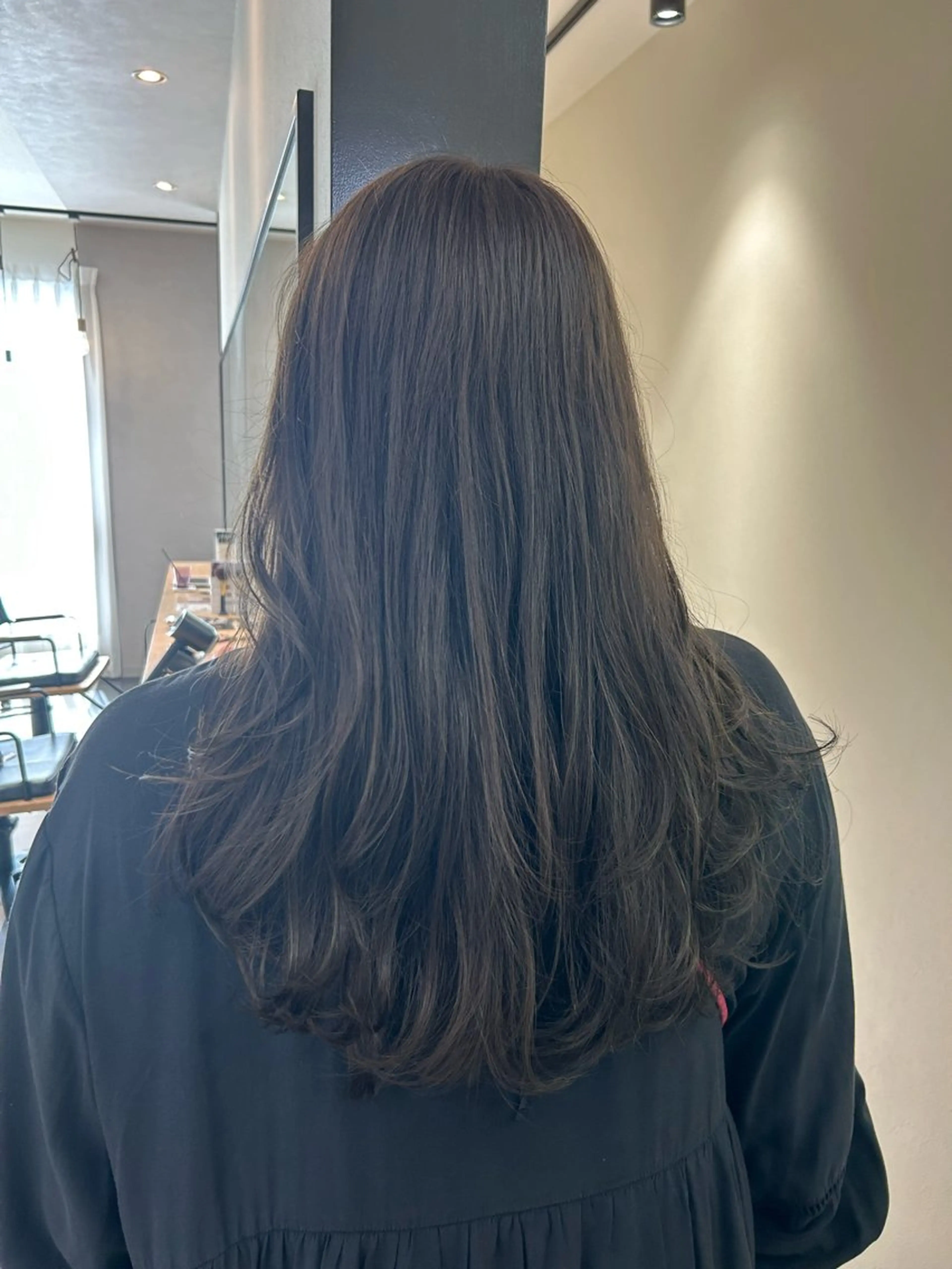 ロング カラー アッシュ オリーブアッシュ カット ヘアカラー トリートメント hub hair レイヤー/透明感のヘアスタイル