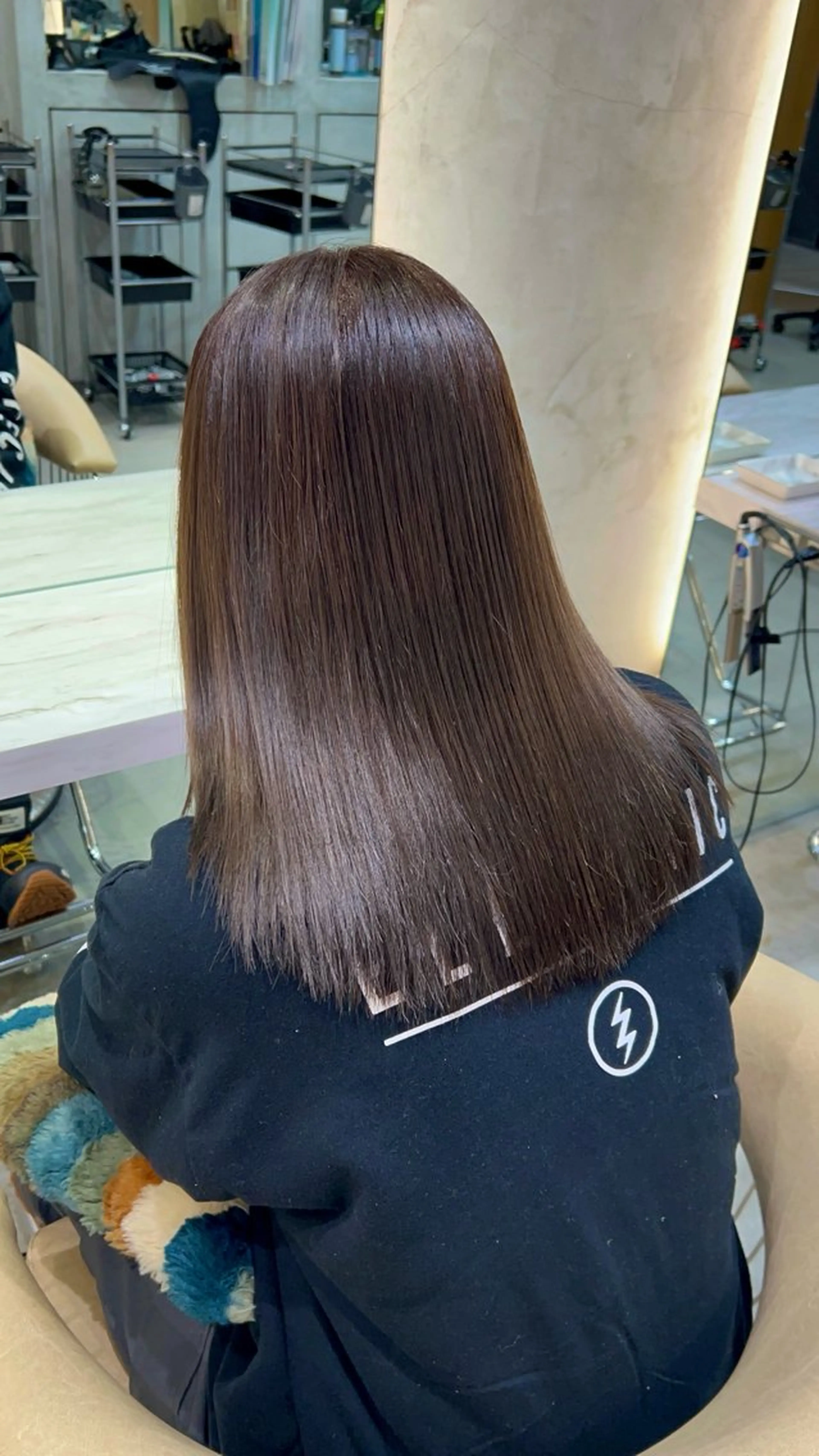 ロング カラー ベージュカラー オリーブベージュ ヘアカラー 宮嶋 蓮のヘアスタイル