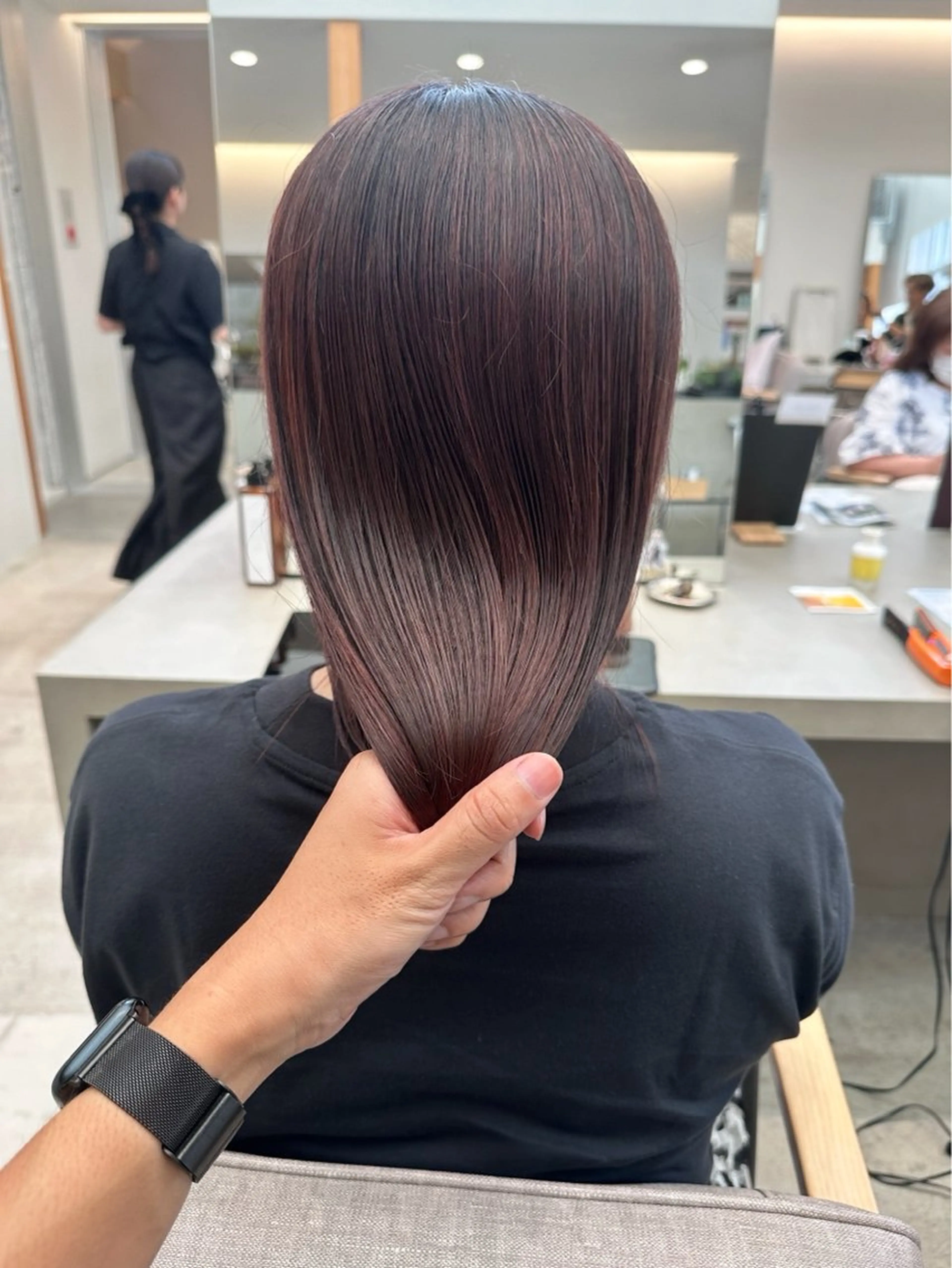 ロング 縮毛矯正 宮本 茉衣子のヘアスタイル