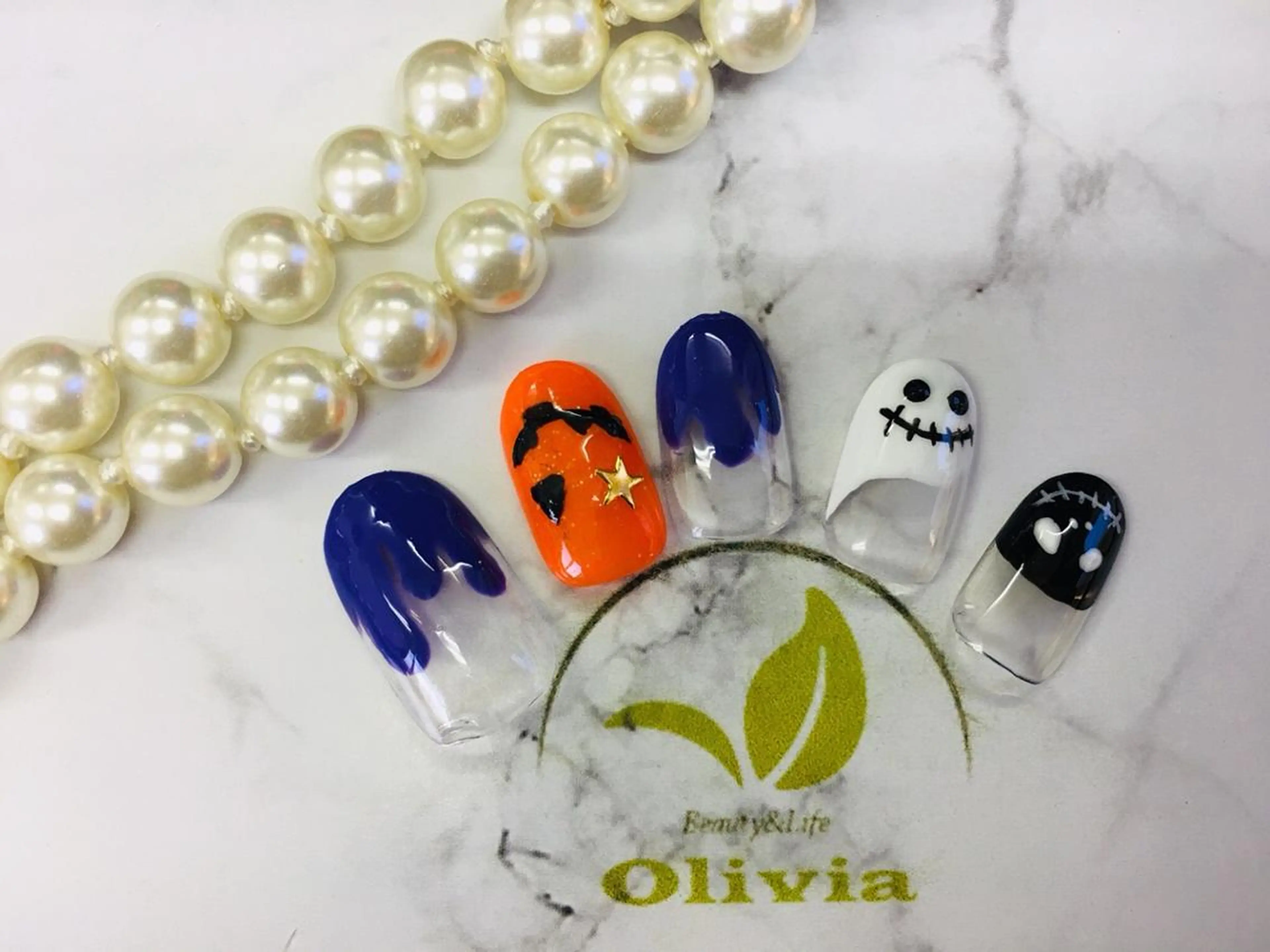 ネイル Olivia アイラッシュのマツエク・マツパデザイン