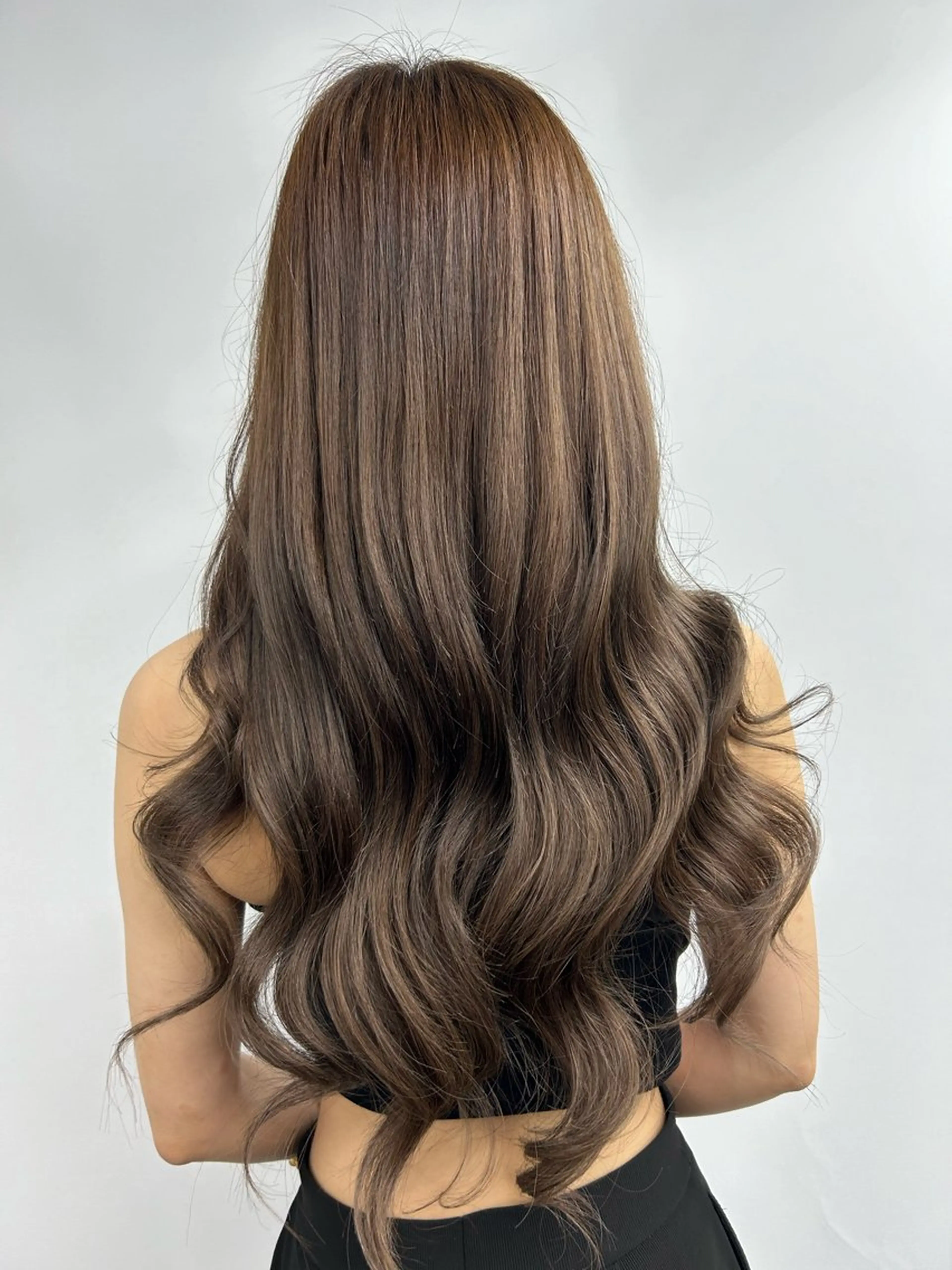 ロング カラー シールエクステ バレイヤージュ 透明感カラー グレージュ ハイライトカラー カット ヘアカラー トリートメント エクステ ヘアセット alpha. カラーエクステ下妻のヘアスタイル