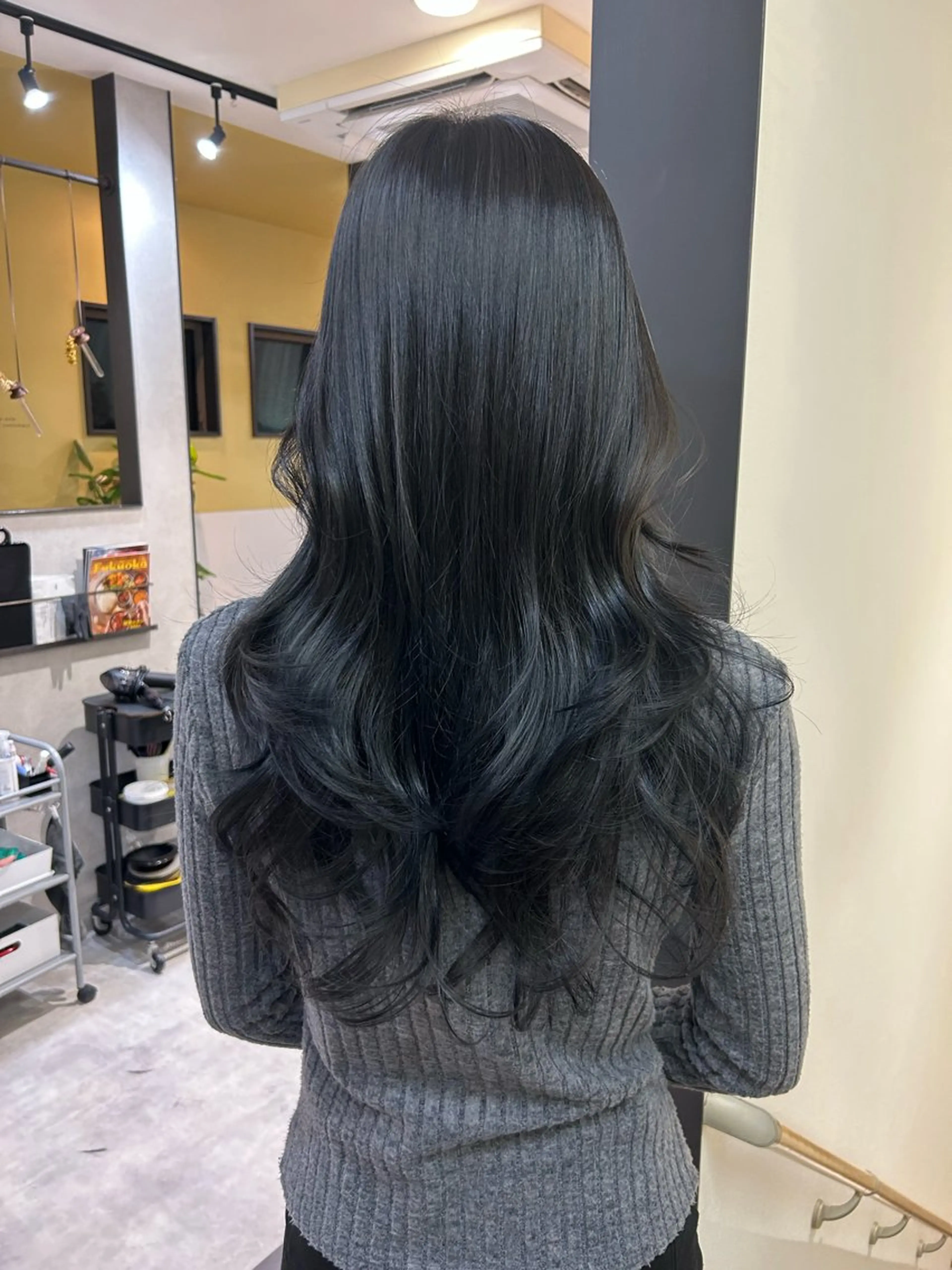 ロング カラー アッシュ アッシュグレー 透明感カラー ダークアッシュ カット ヘアカラー トリートメント hubhair レイヤー/透明感のヘアスタイル