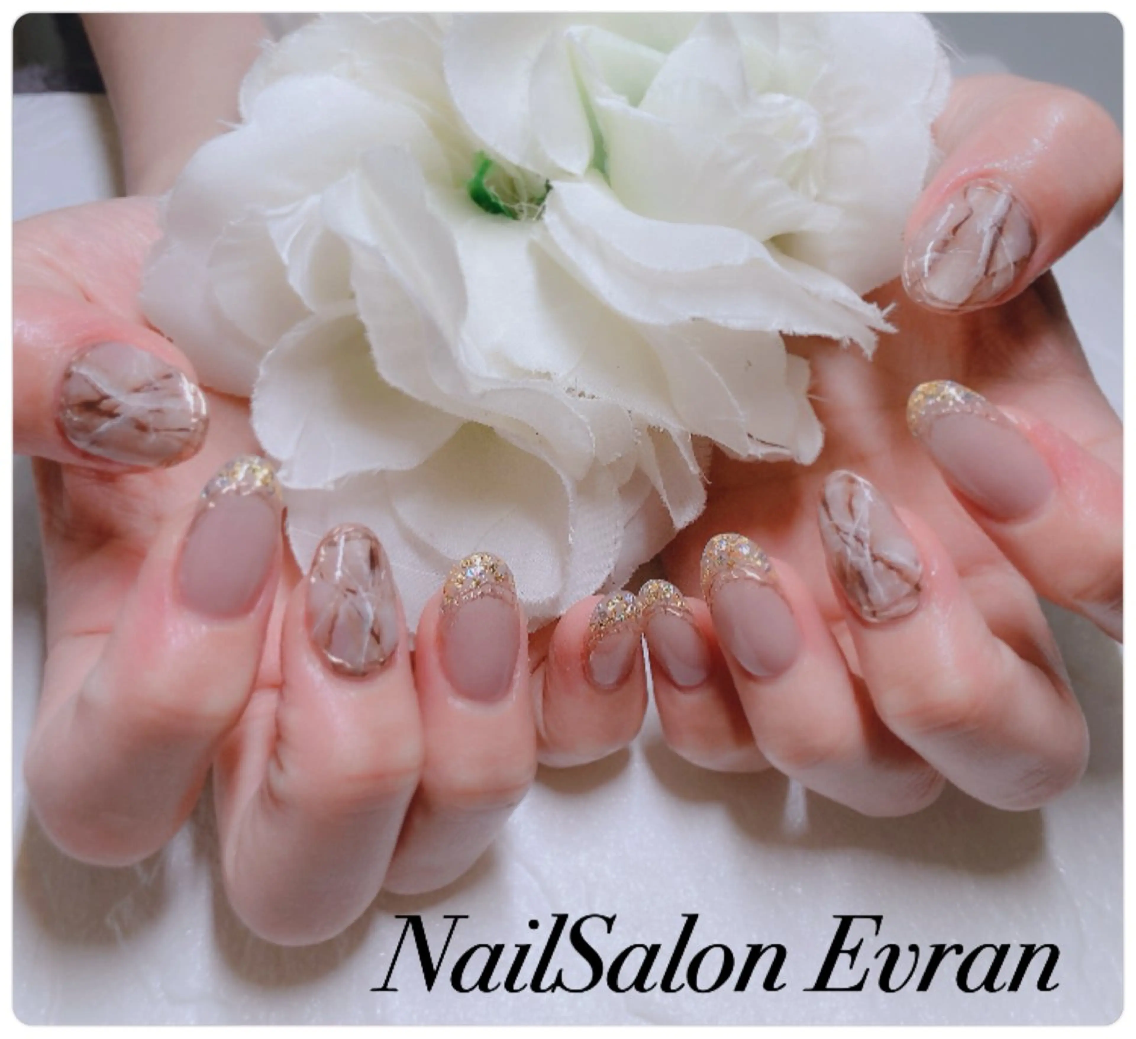 ネイル アートネイル フレンチネイル マグネットネイル 持ち込み ニュアンスネイル ハンドネイル Nail salon Evranのネイルデザイン