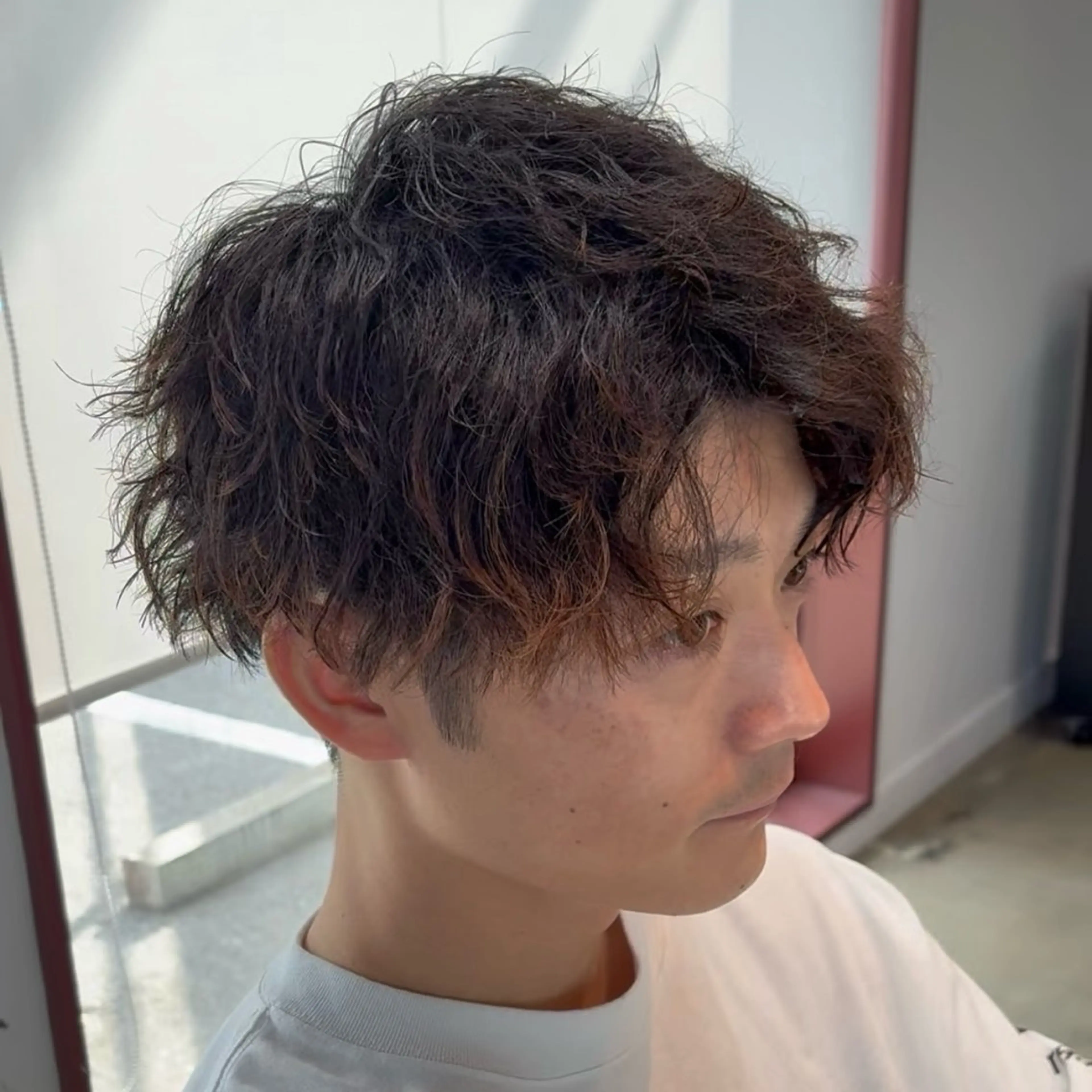 パーマ メンズ センターパート メンズパーマ ツイストスパイラルパーマ スパイラルパーマ カット パーマ GISELA サリナのヘアスタイル