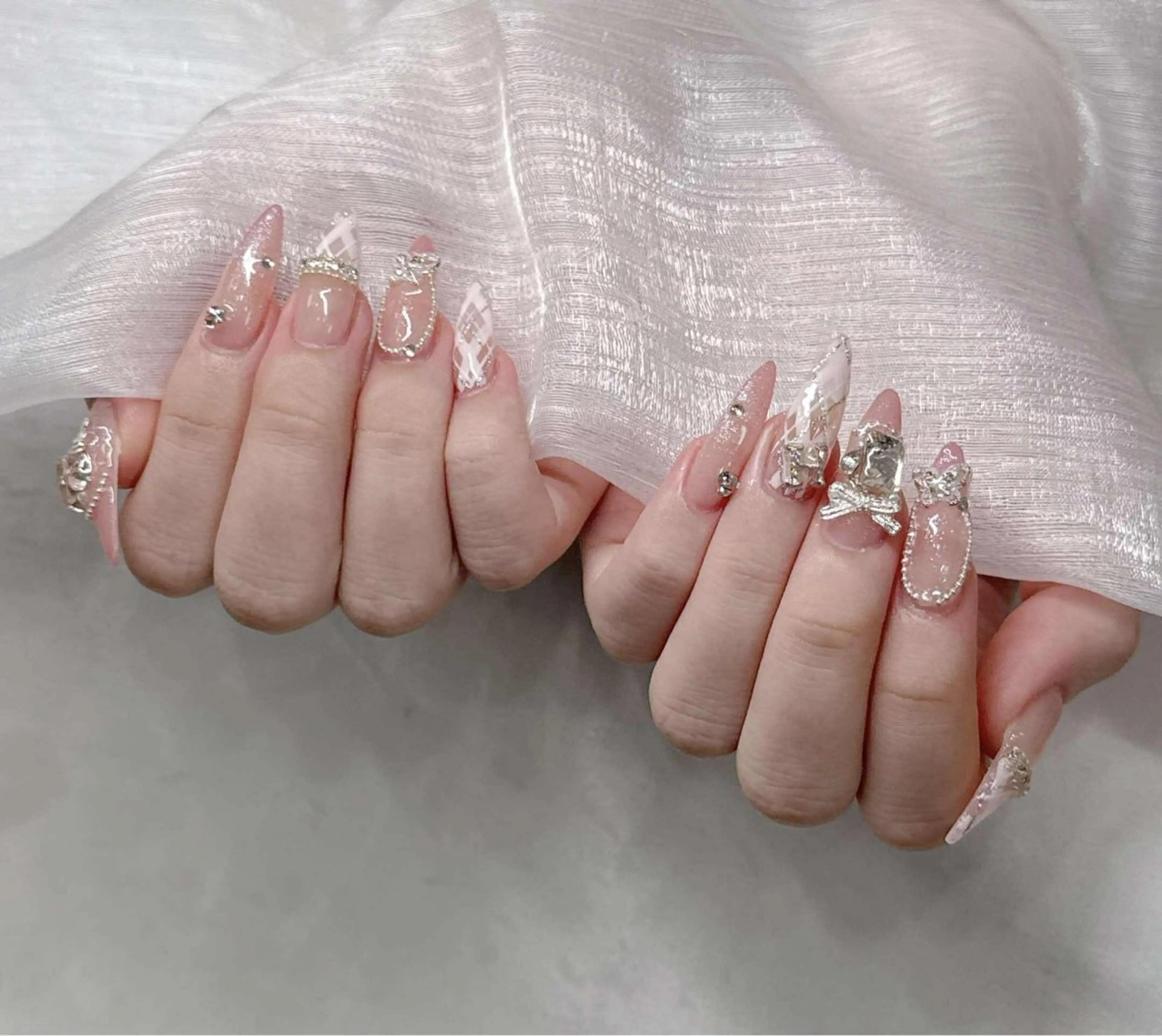 ネイル 長さ出し グラデーション 卒業式 キラキラネイル マグネットネイル ハンドネイル Lee Nailsのネイルデザイン