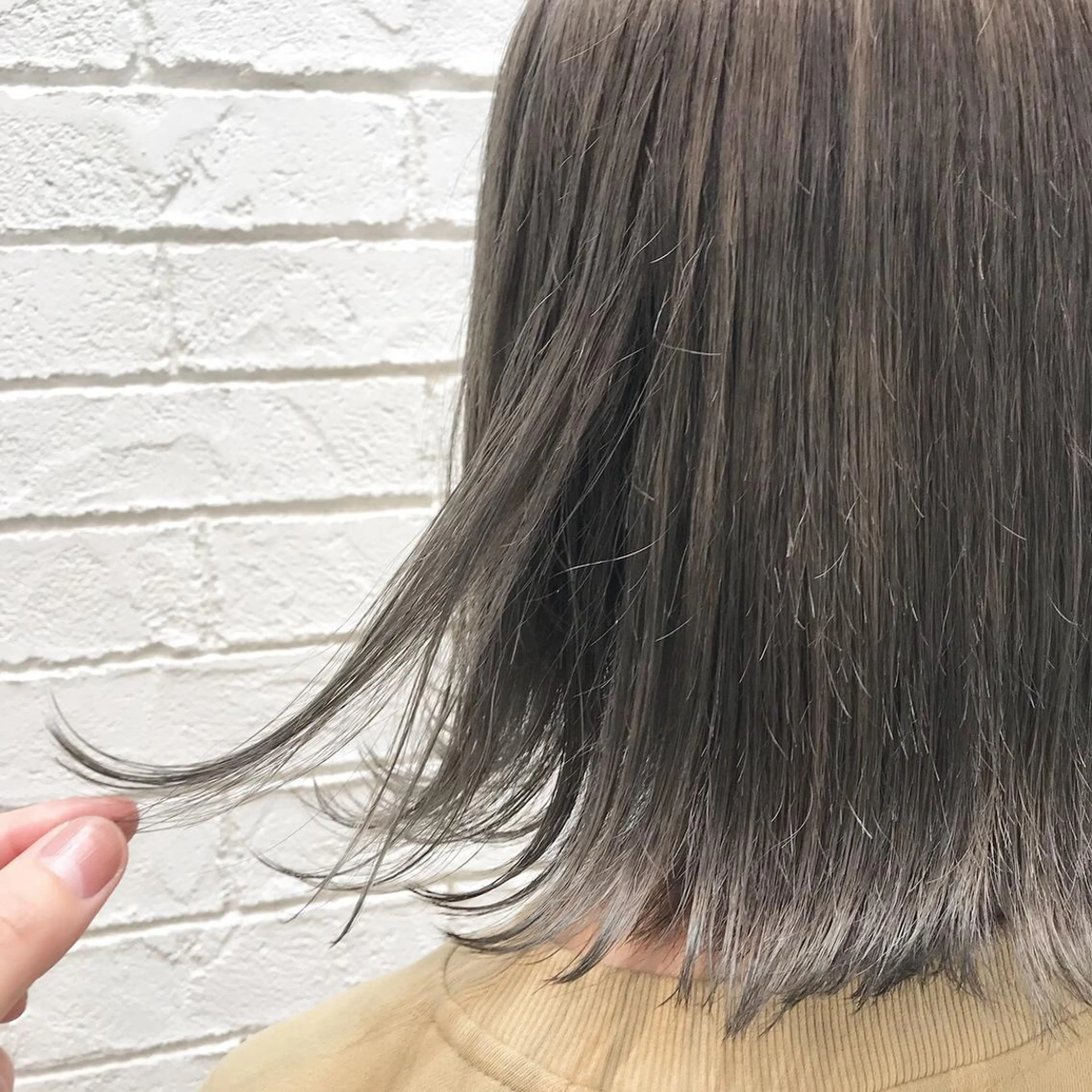 ミディアム カラー ブリーチ カット トリートメント 松岡 恭弘のヘアスタイル
