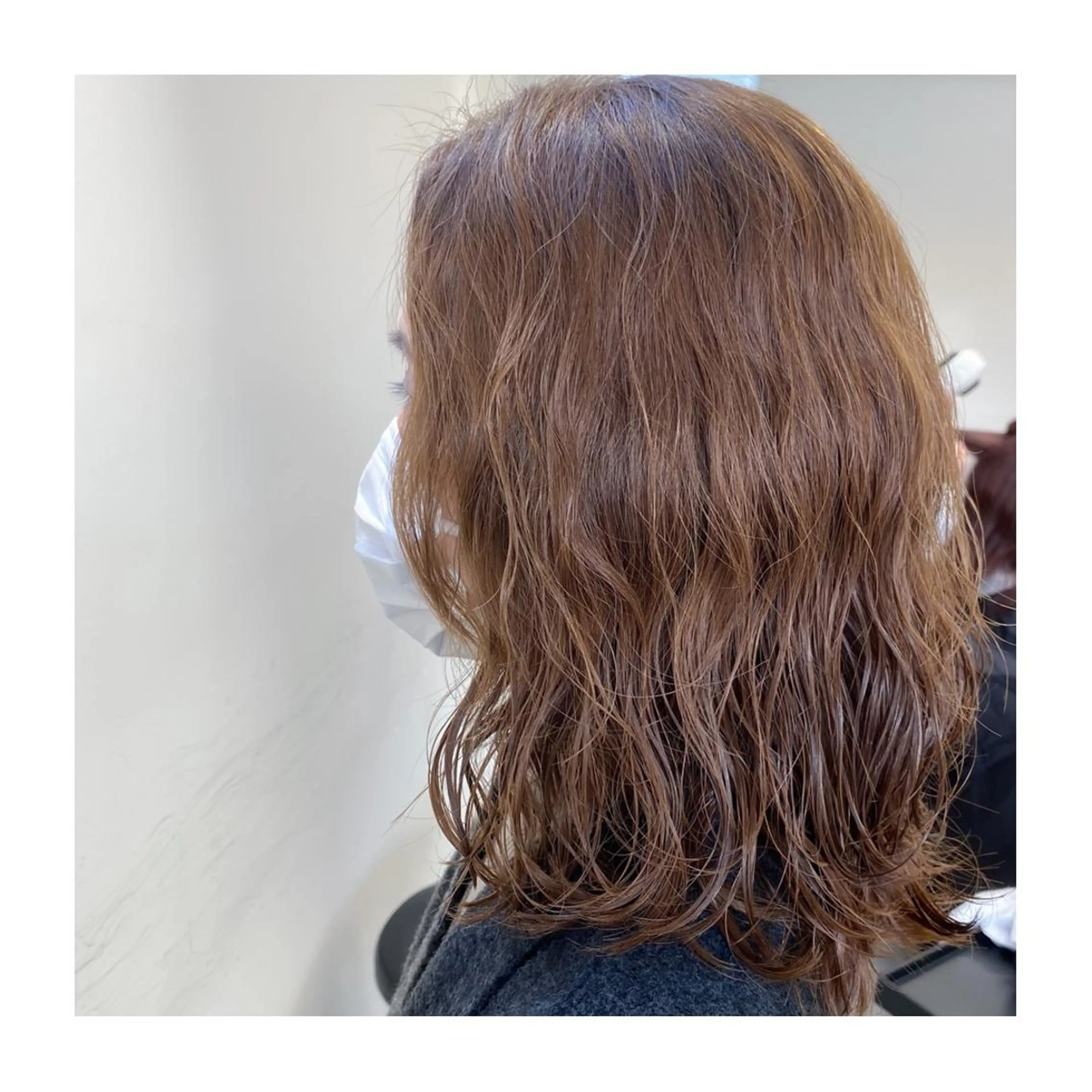 セミロング パーマ セミロングパーマ アッシュ カット パーマ 小國 綾かのヘアスタイル