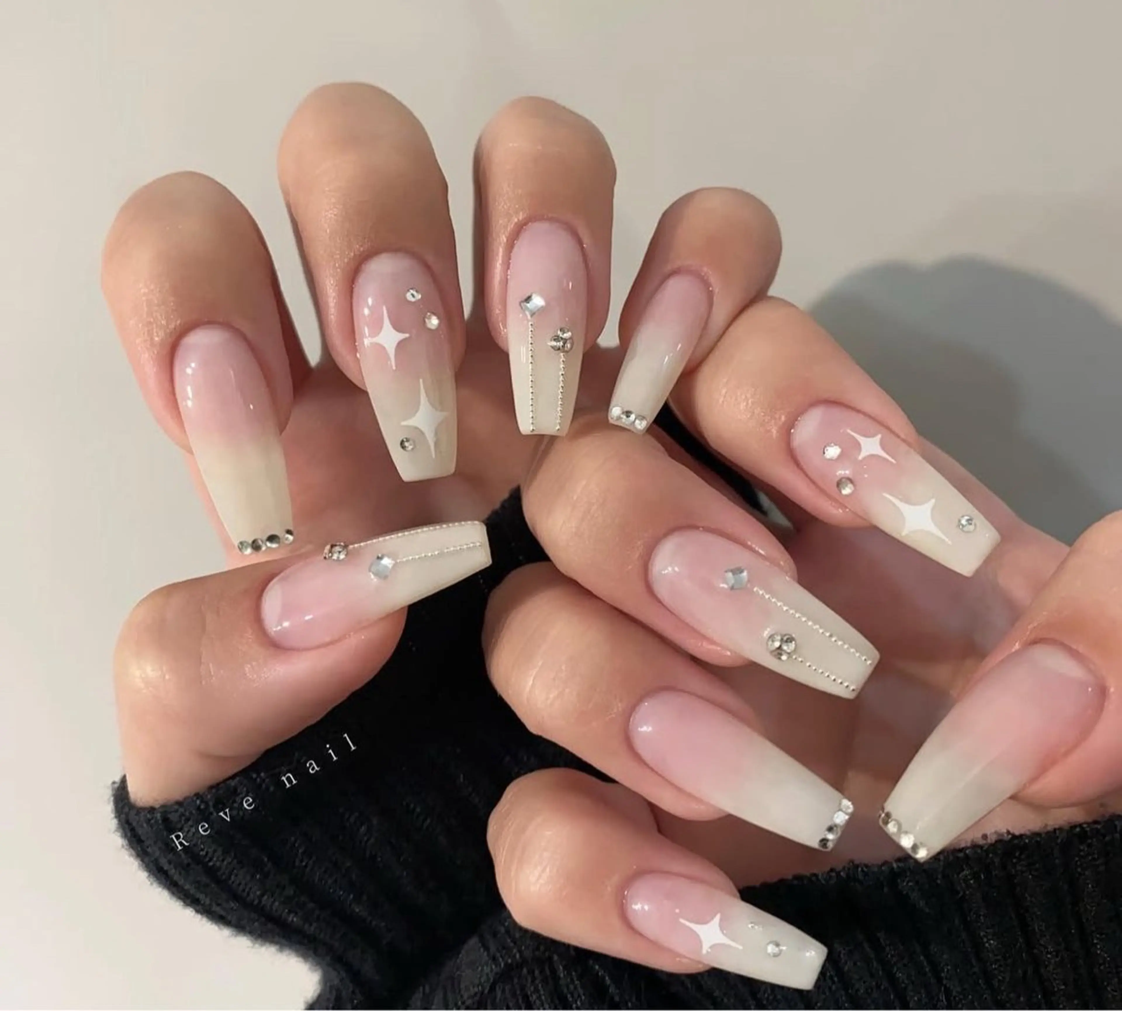 ネイル アートネイル 長さ出し ジェルネイル マグネットネイル ニュアンスネイル Kanao_ CloudyChanのネイルデザイン