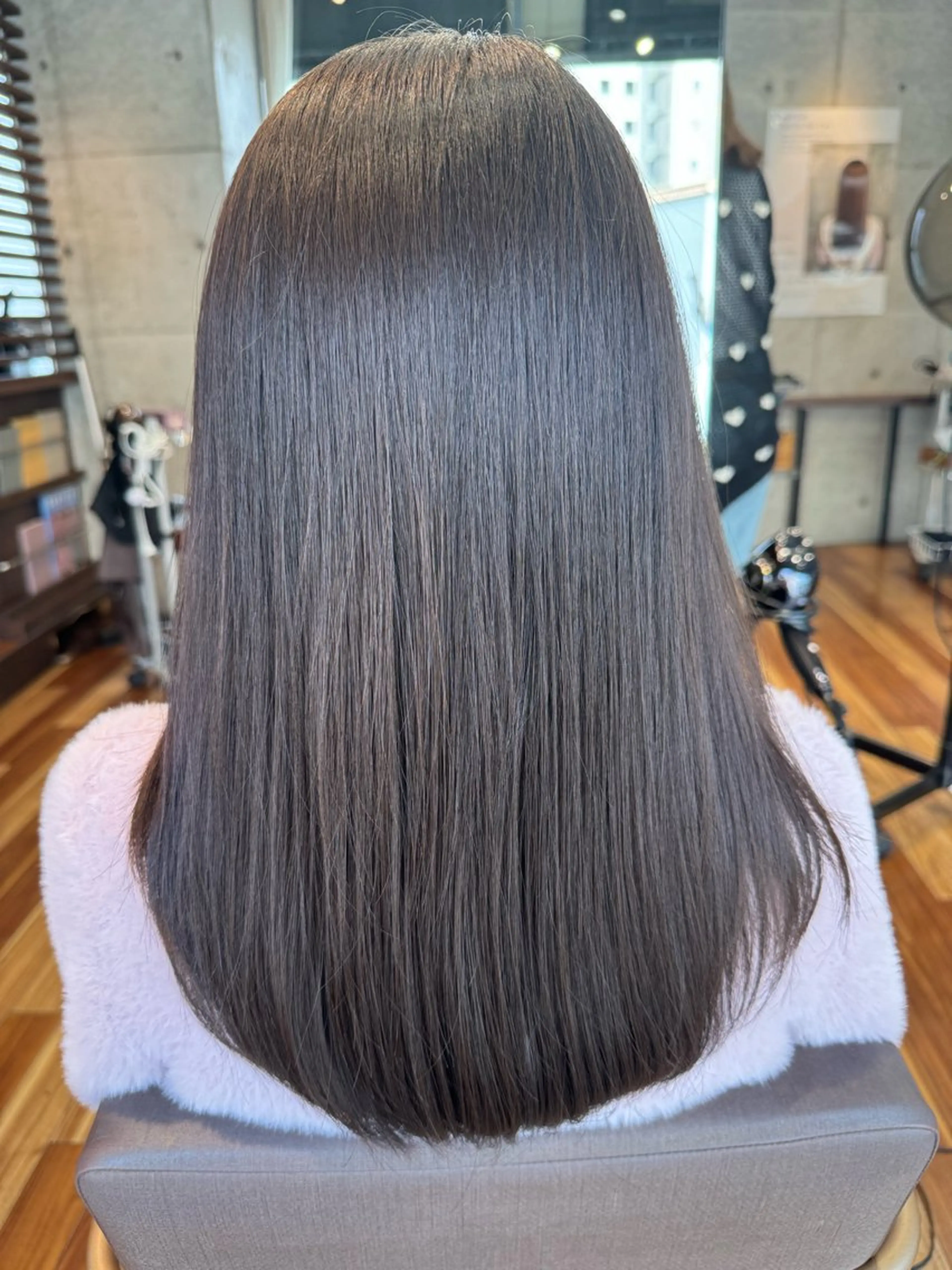 セミロング カラー 髪質改善 RECALO 福島所属・篤 侑弘のヘアスタイル