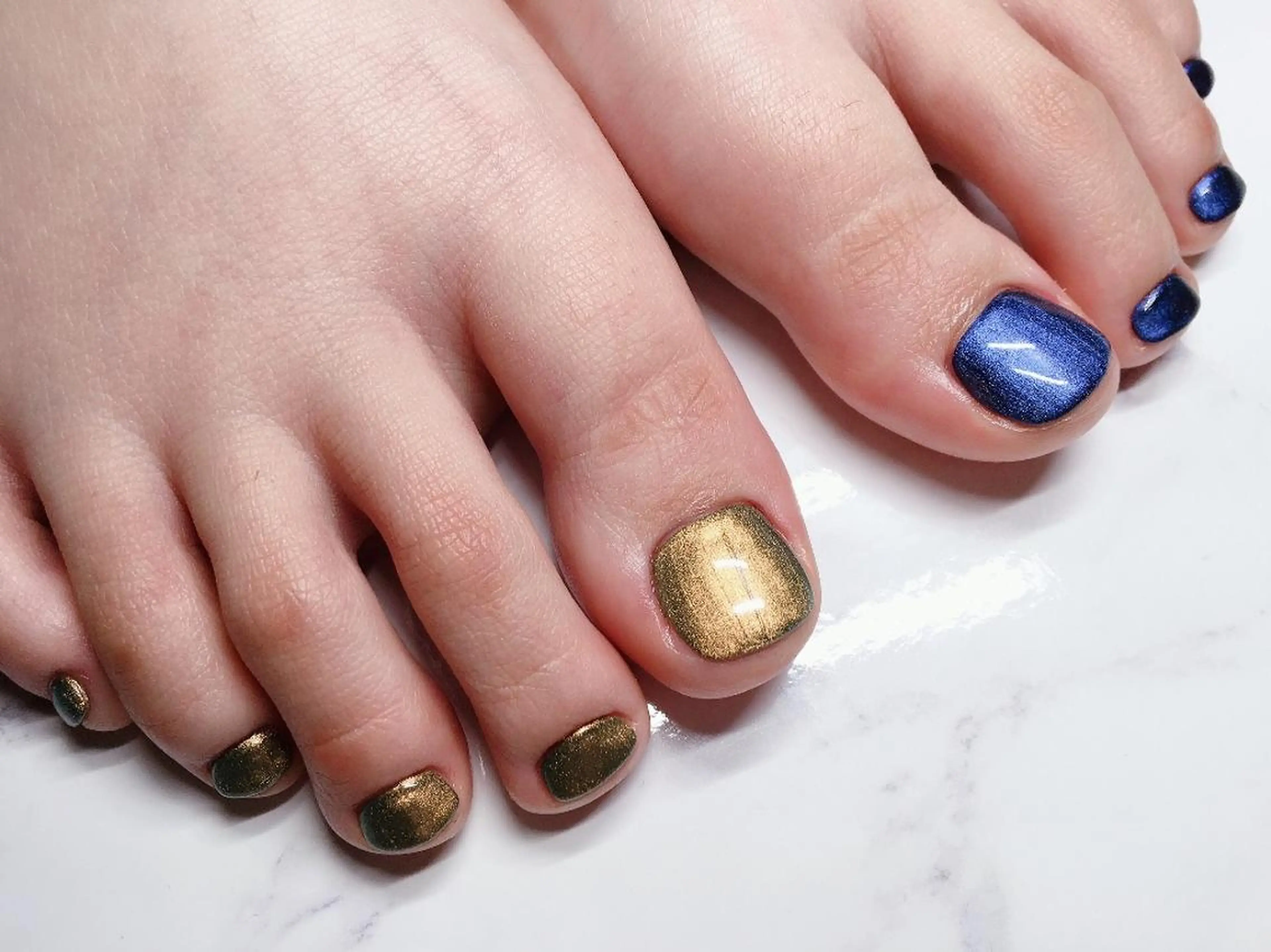 ネイル フットネイル 佐藤 結衣のネイルデザイン