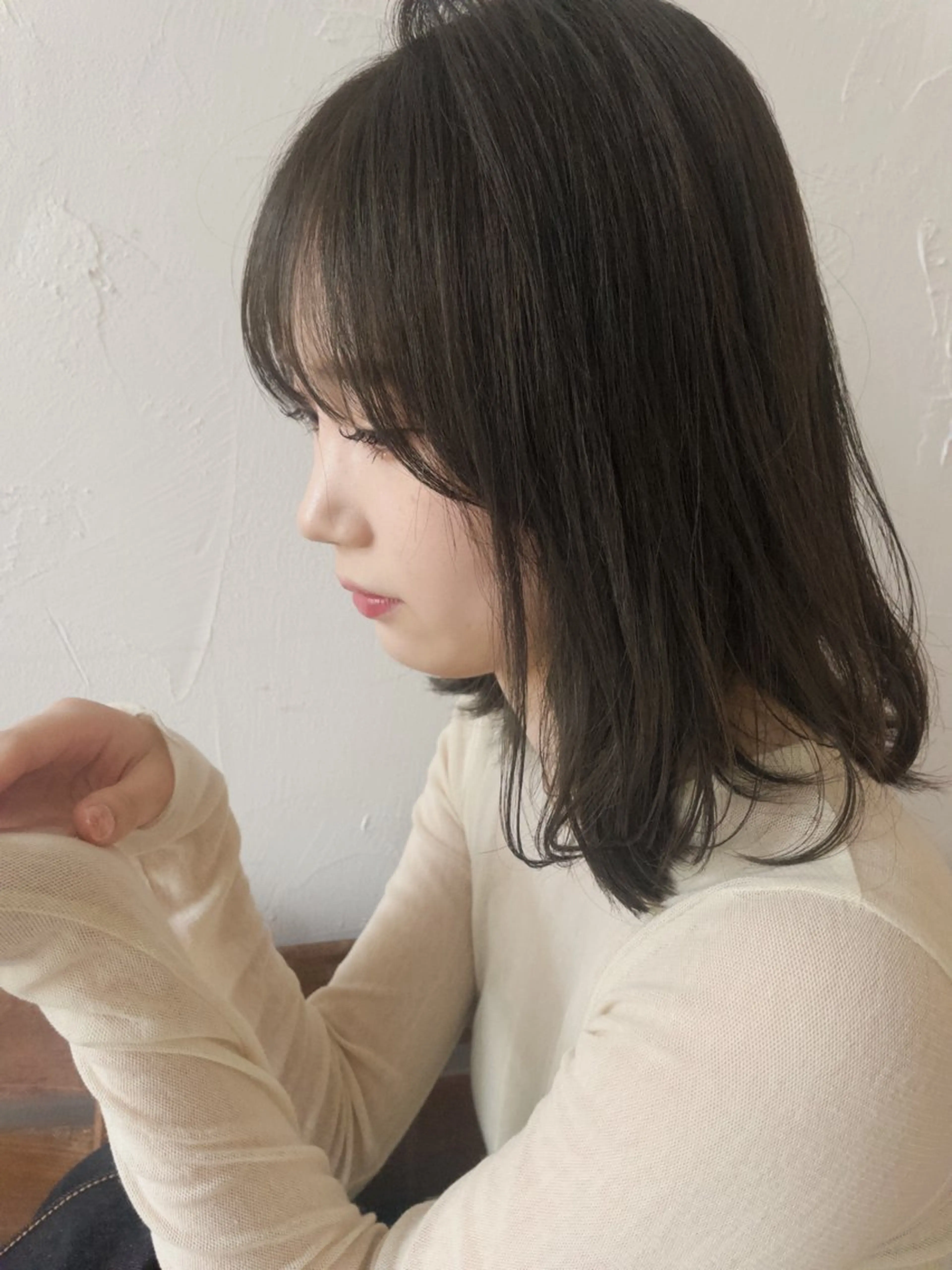 ミディアム カラー ヘアアレンジ 透明感カラー mina / 透明感ベージュカラーのヘアスタイル