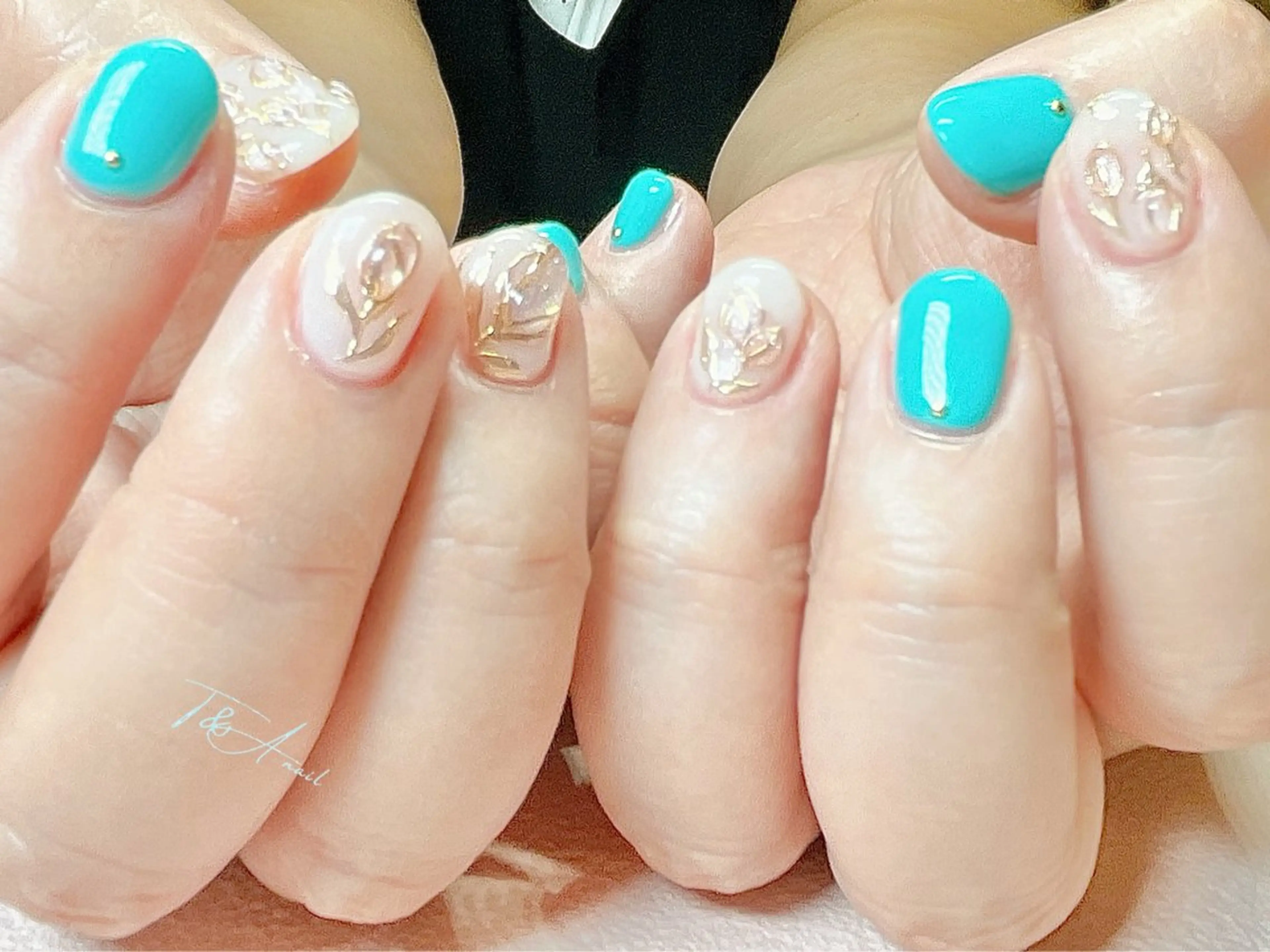 ネイル ブルー フラワーネイル ジェルネイル ゴールド スカルプネイル ハンドネイル T&A nailのネイルデザイン