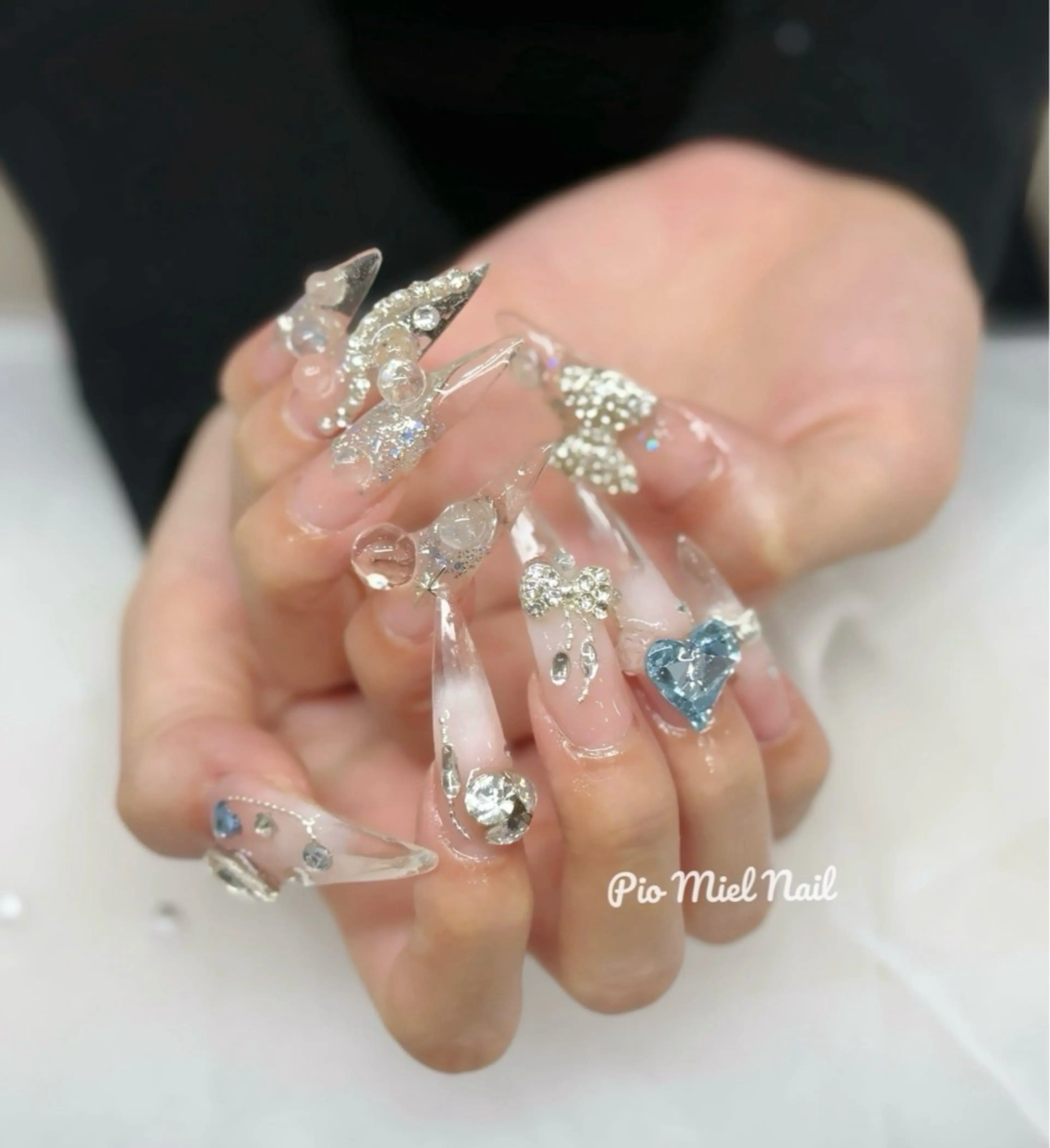 ネイル ブルー クリアネイル ゴージャス ハート ロングネイル ハンドネイル pio momoのネイルデザイン