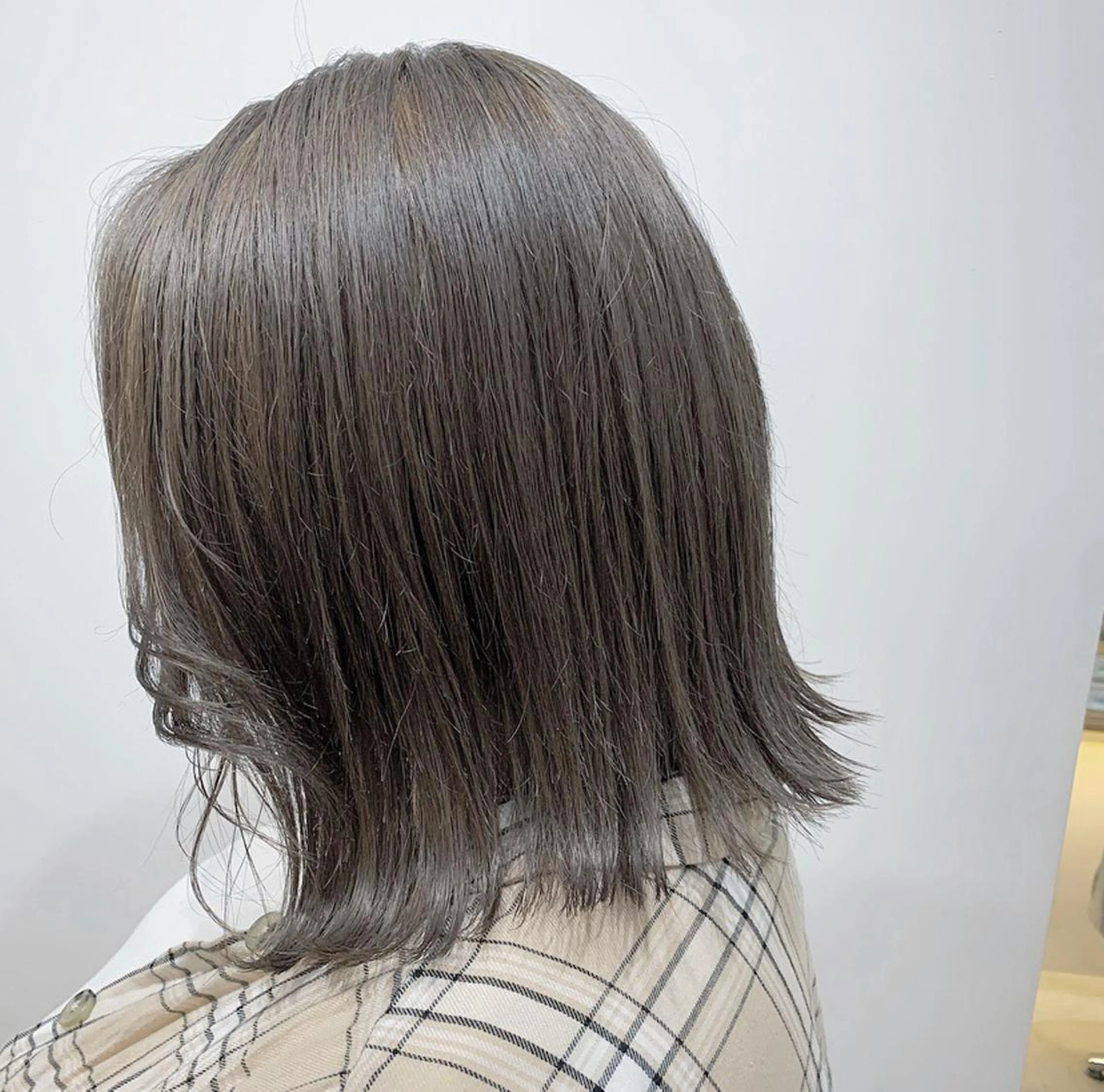 ショート カラー グレージュ シルバー シルバーグレージュ カット ヘアカラー friity所属・🕊️ HONOKAのヘアスタイル