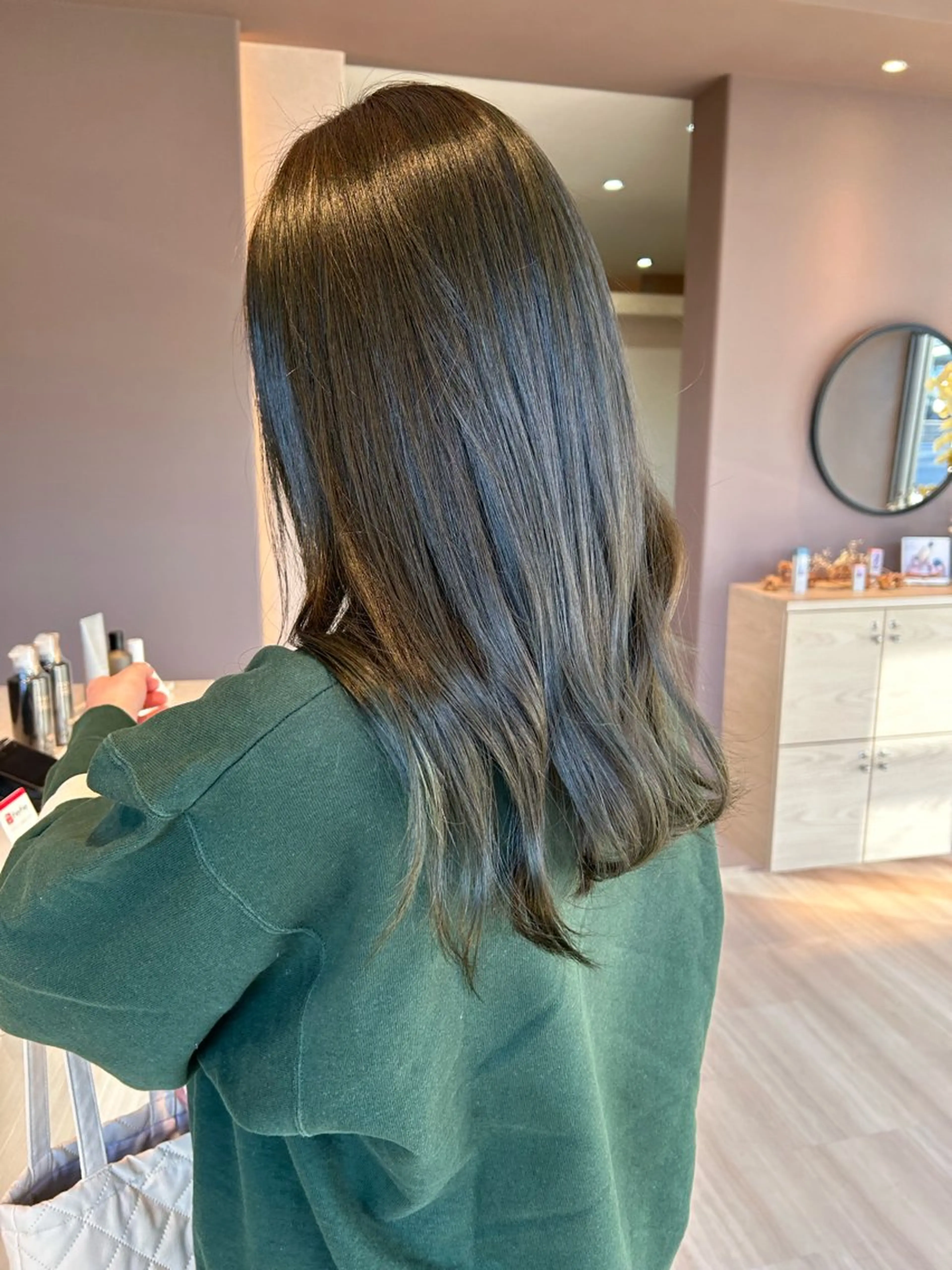 セミロング ヘアカラー Licol所属・髪質改善×ダブル カラー専門フリー予約のヘアスタイル