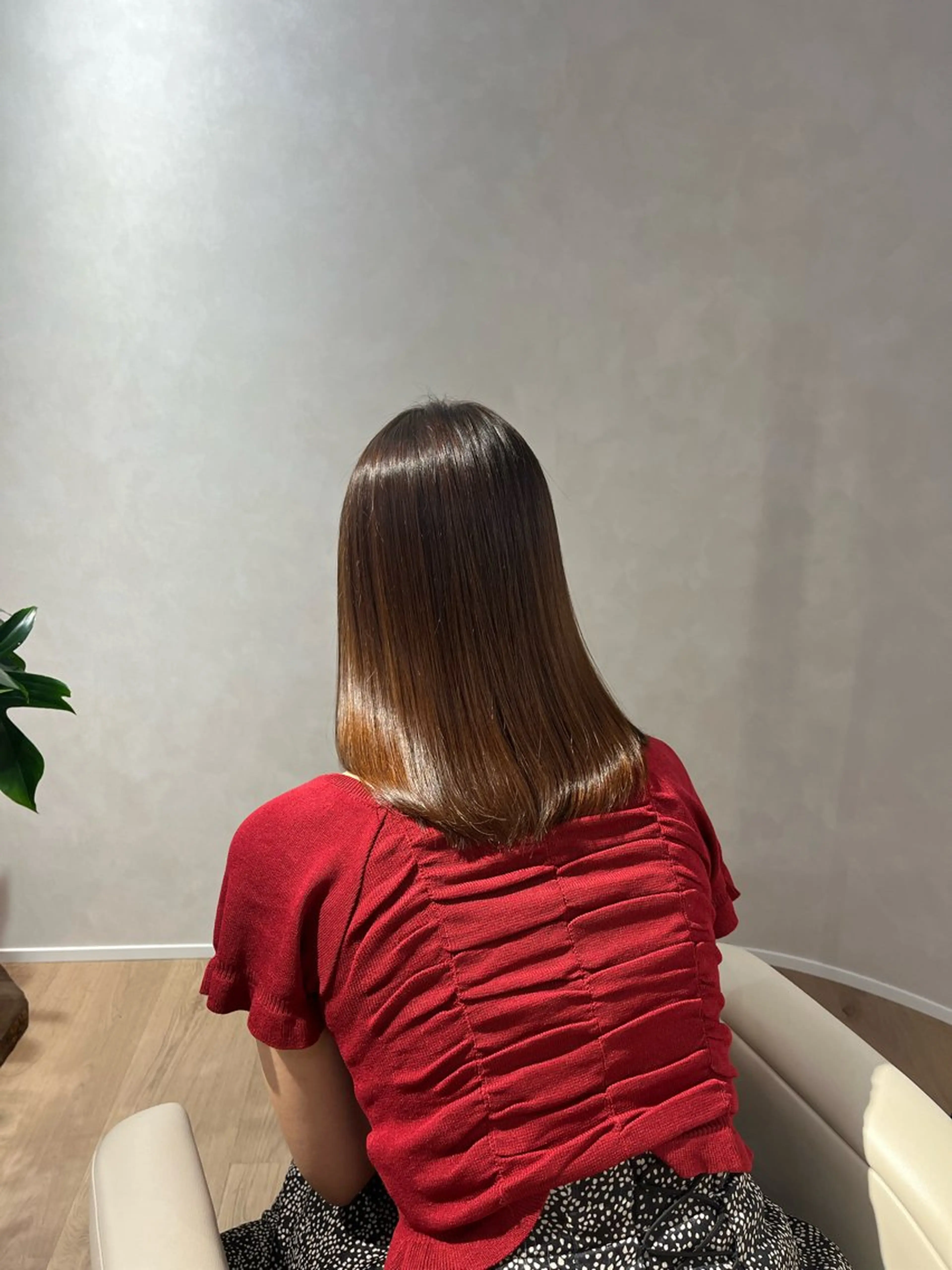 ミディアム パーマ 縮毛矯正 ストレートパーマ 大西 愛梨のヘアスタイル