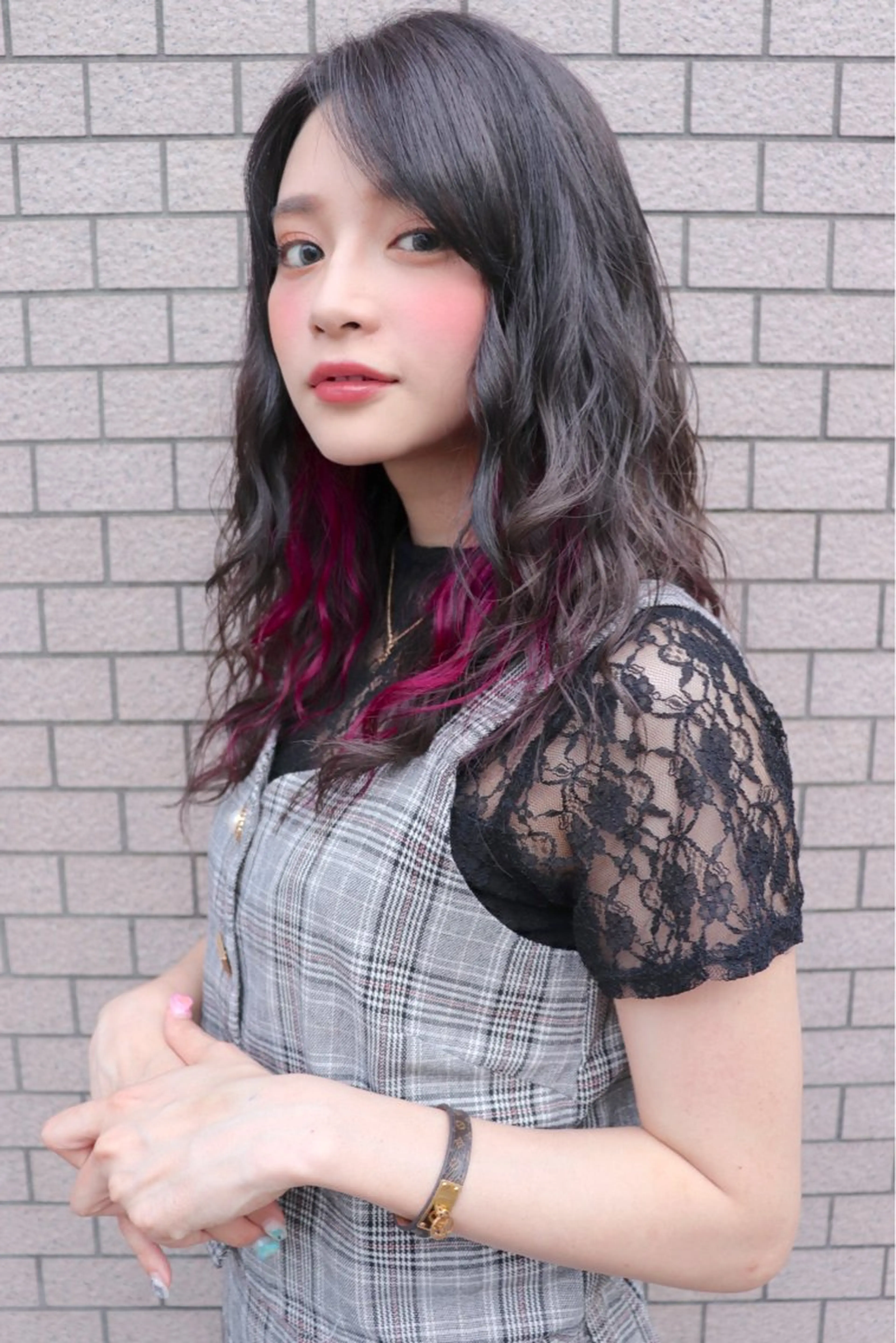 ロング カラー イヤリングカラー インナーカラー 汐見 悠佑のヘアスタイル