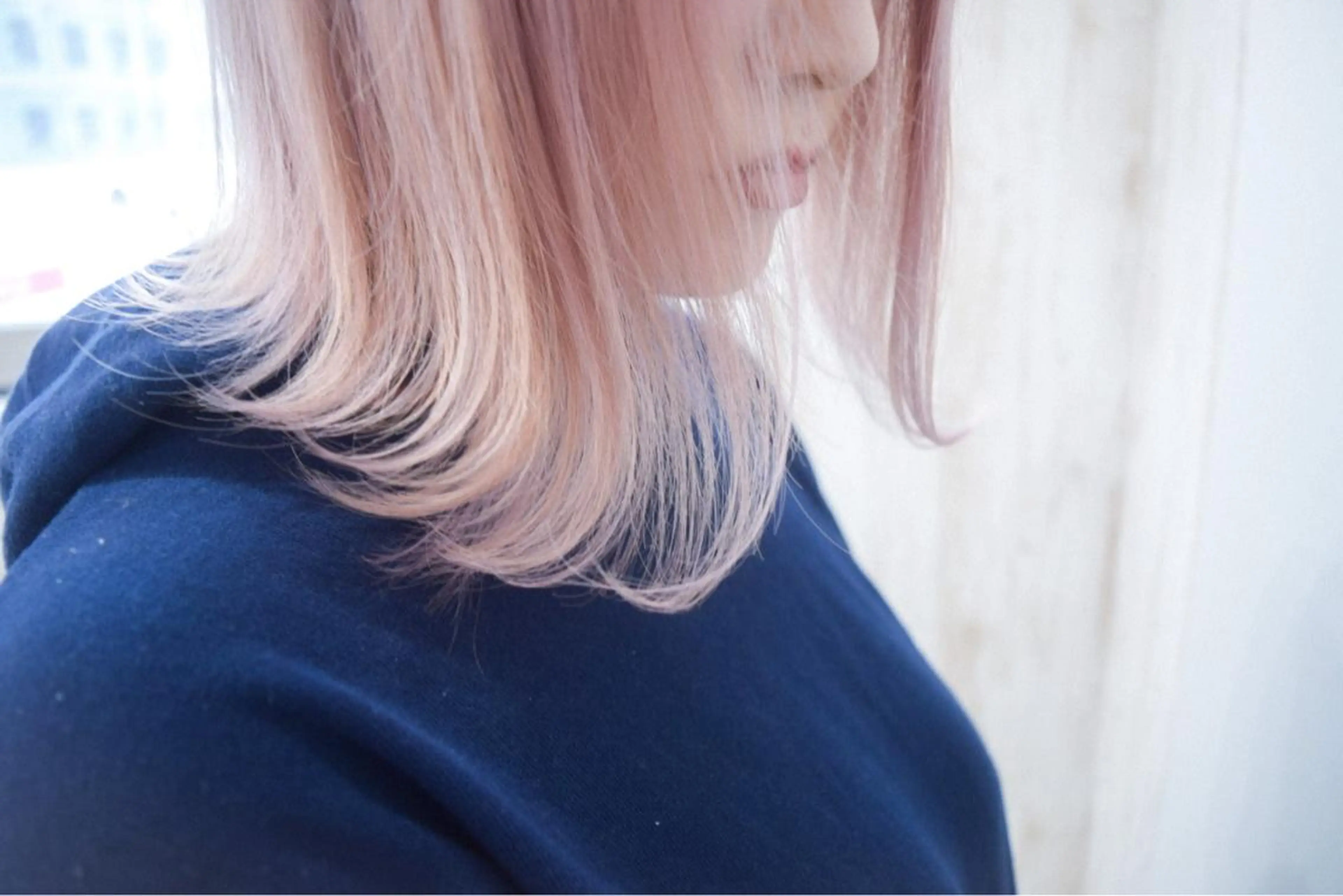 ショート カラー ブリーチ ピンクカラー ホワイトピンク ヘアカラー トリートメント ハイトーンカラー RYUのヘアスタイル
