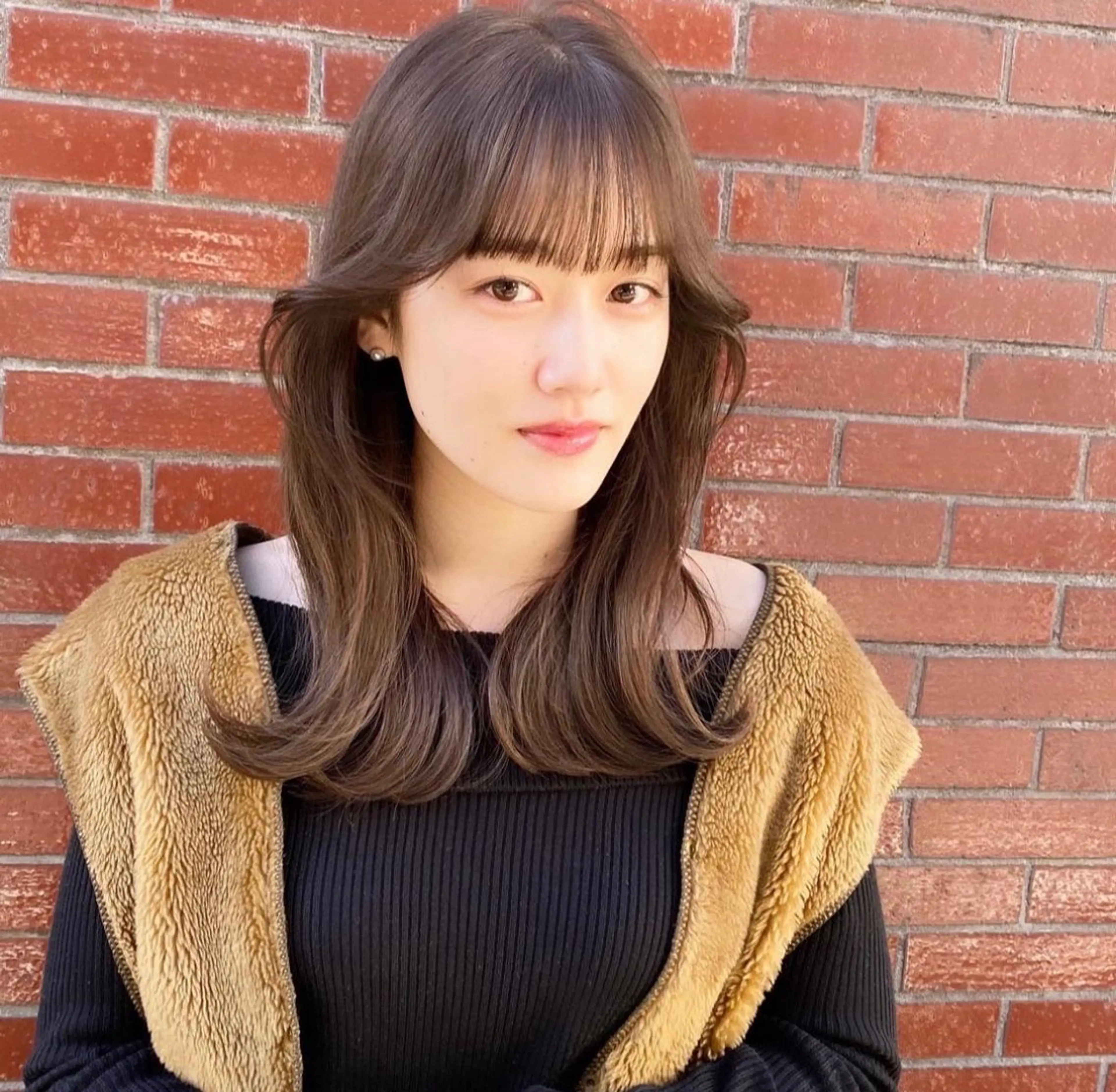 セミロング カラー くびれヘア 韓国風ヘア ワイドバング カット ヘアカラー トリートメント ✨髪質改善職人✨ デザインカラー/若林のヘアスタイル