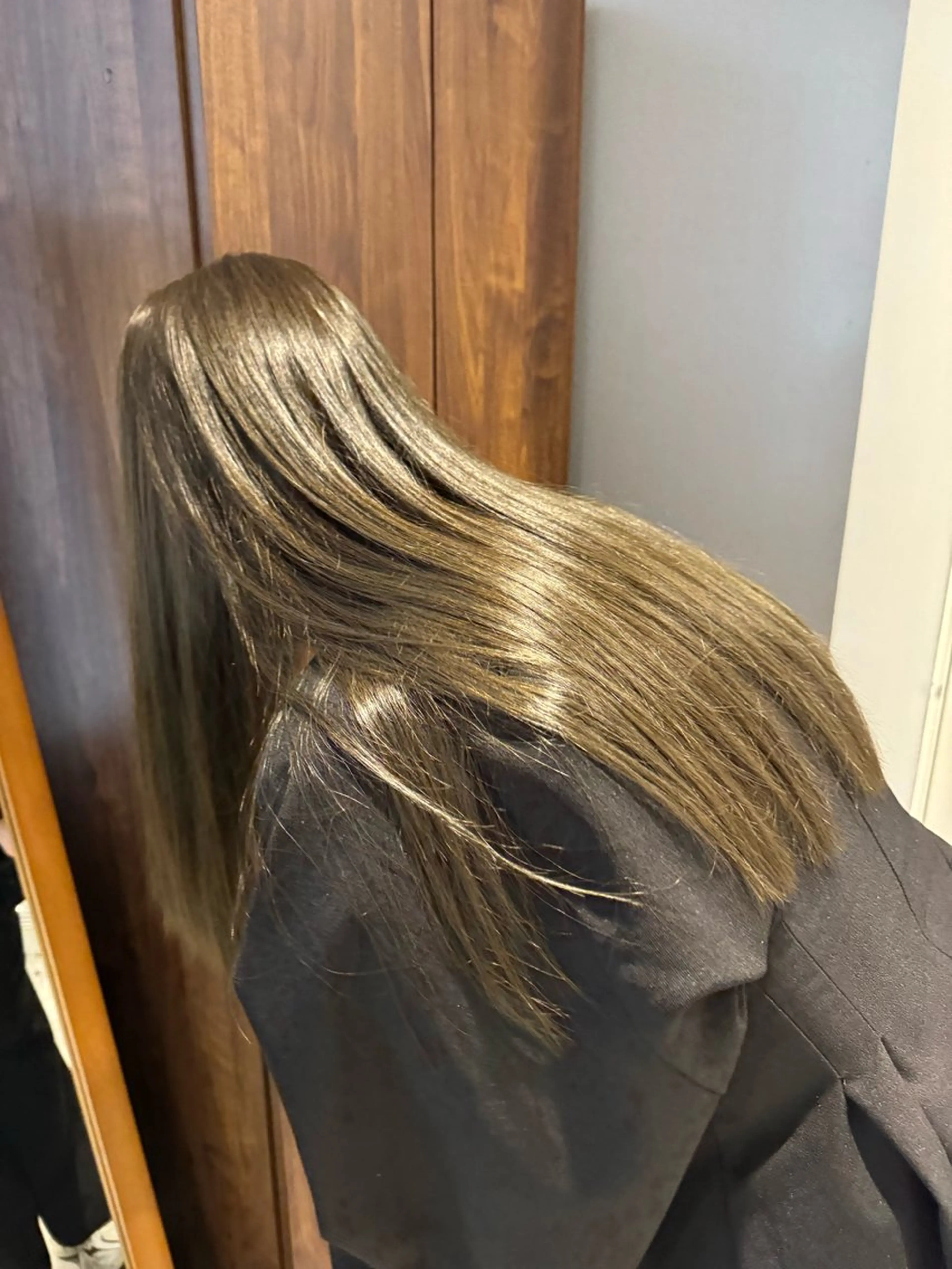 ロング カラー 透明感カラー イルミナカラー カット ヘアカラー 画 kirikaのヘアスタイル
