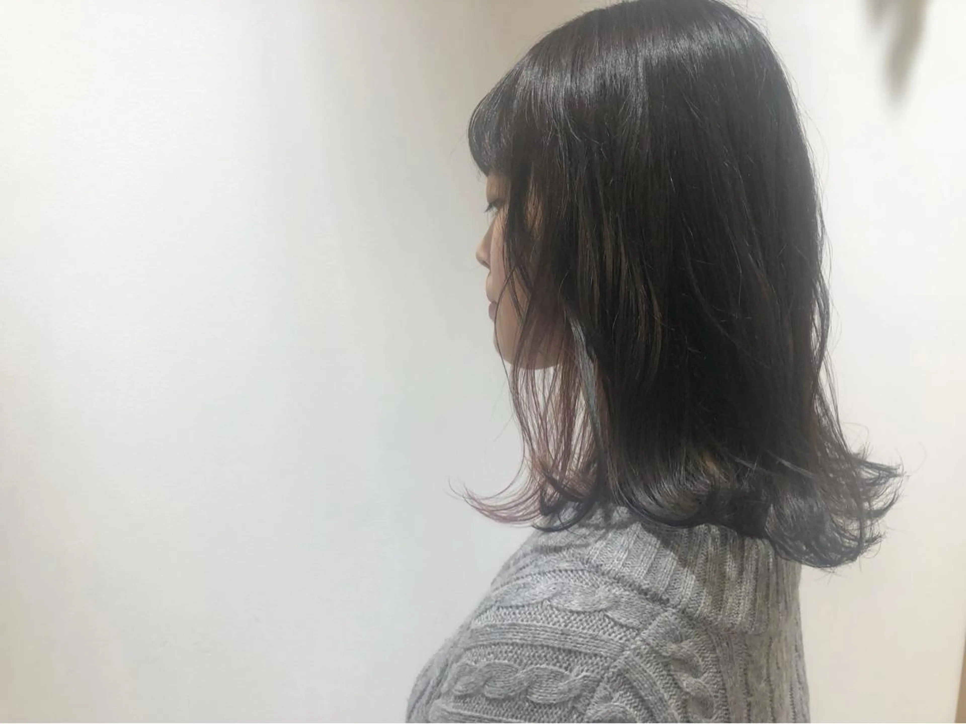 セミロング カラー カット ヘアカラー 縮毛矯正 トリートメント 江原 彩華のヘアスタイル