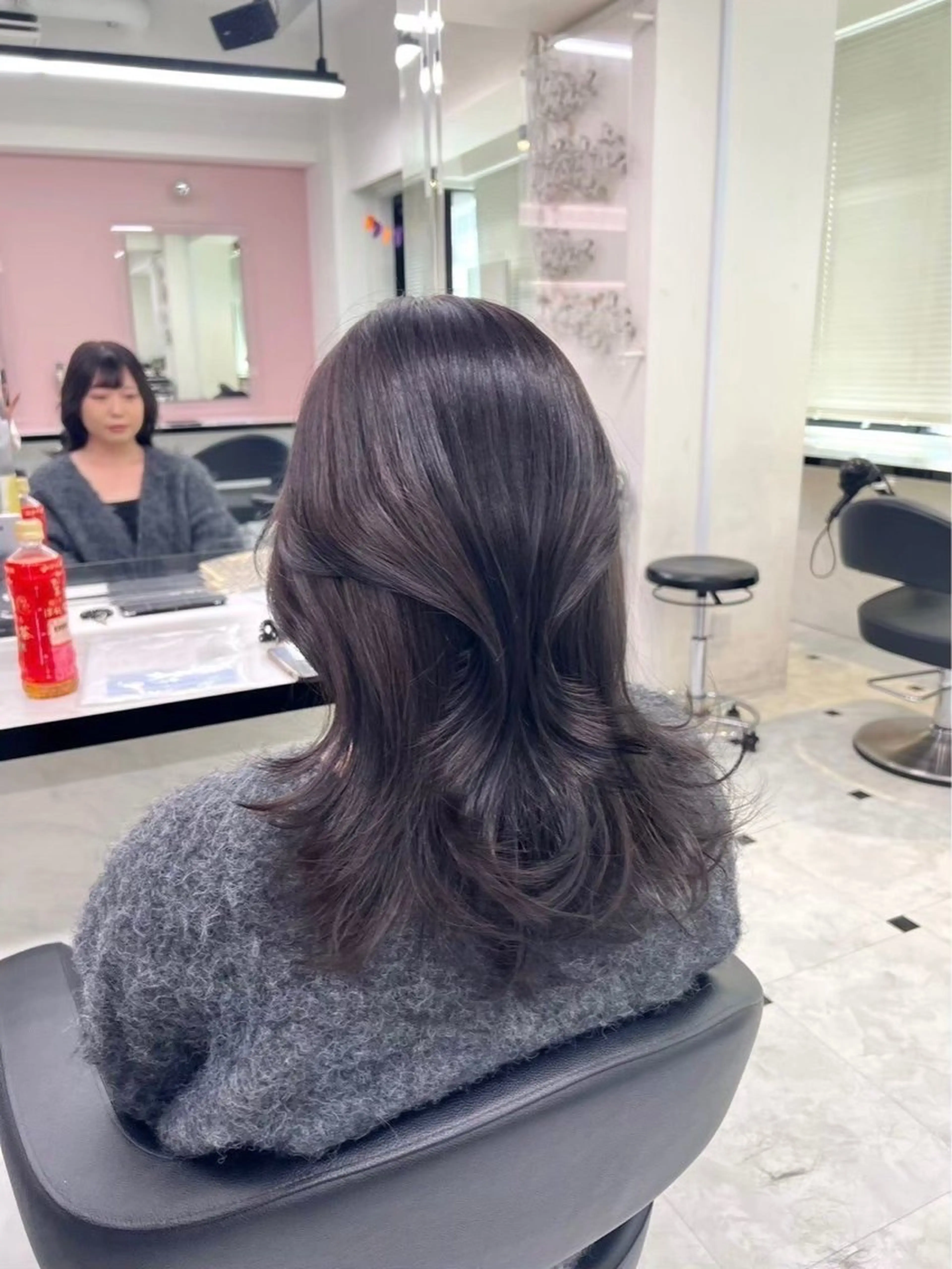 ミディアム ❤️赤み消し 上品カラー❤️のヘアスタイル