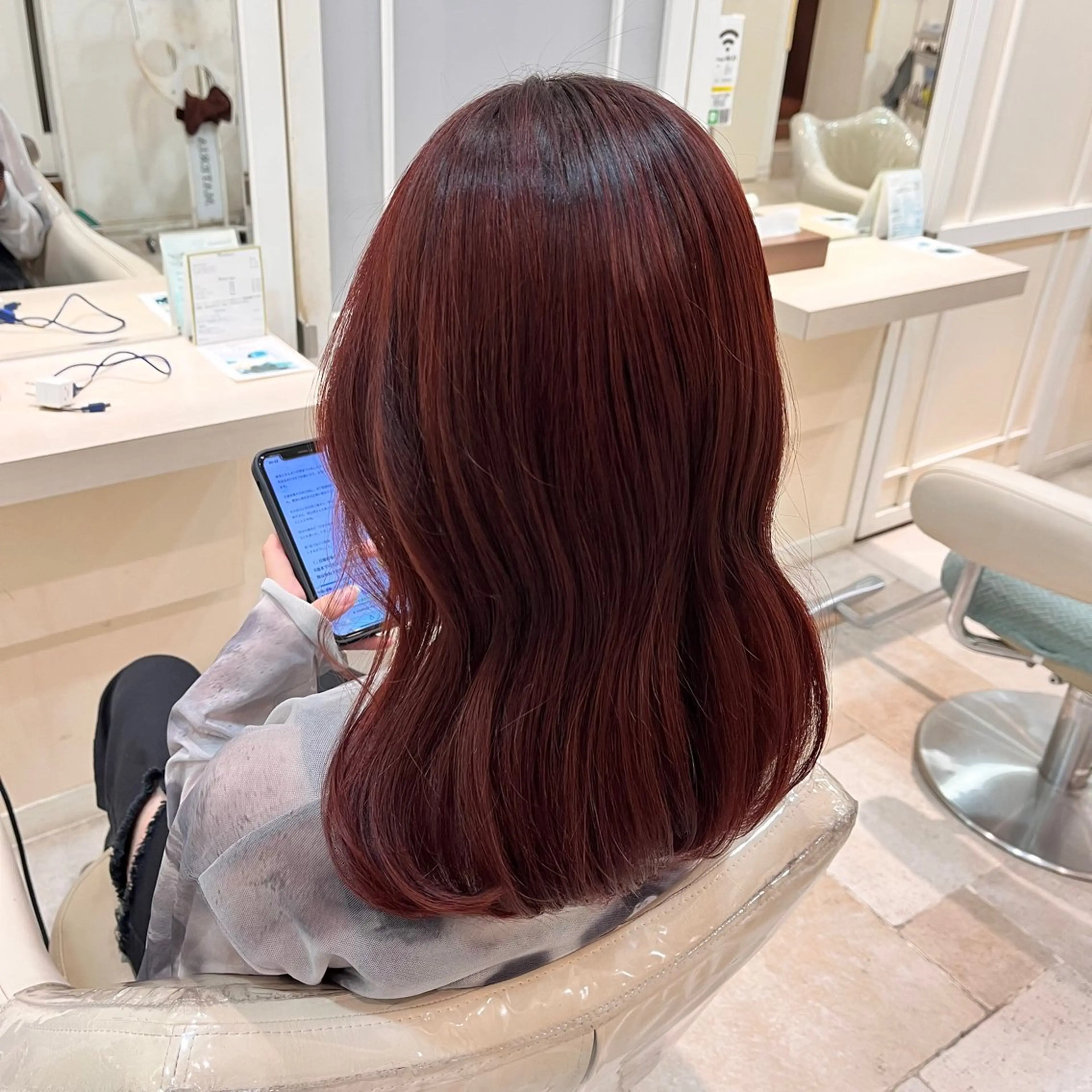 セミロング ヘアカラー 青木 あいかのヘアスタイル