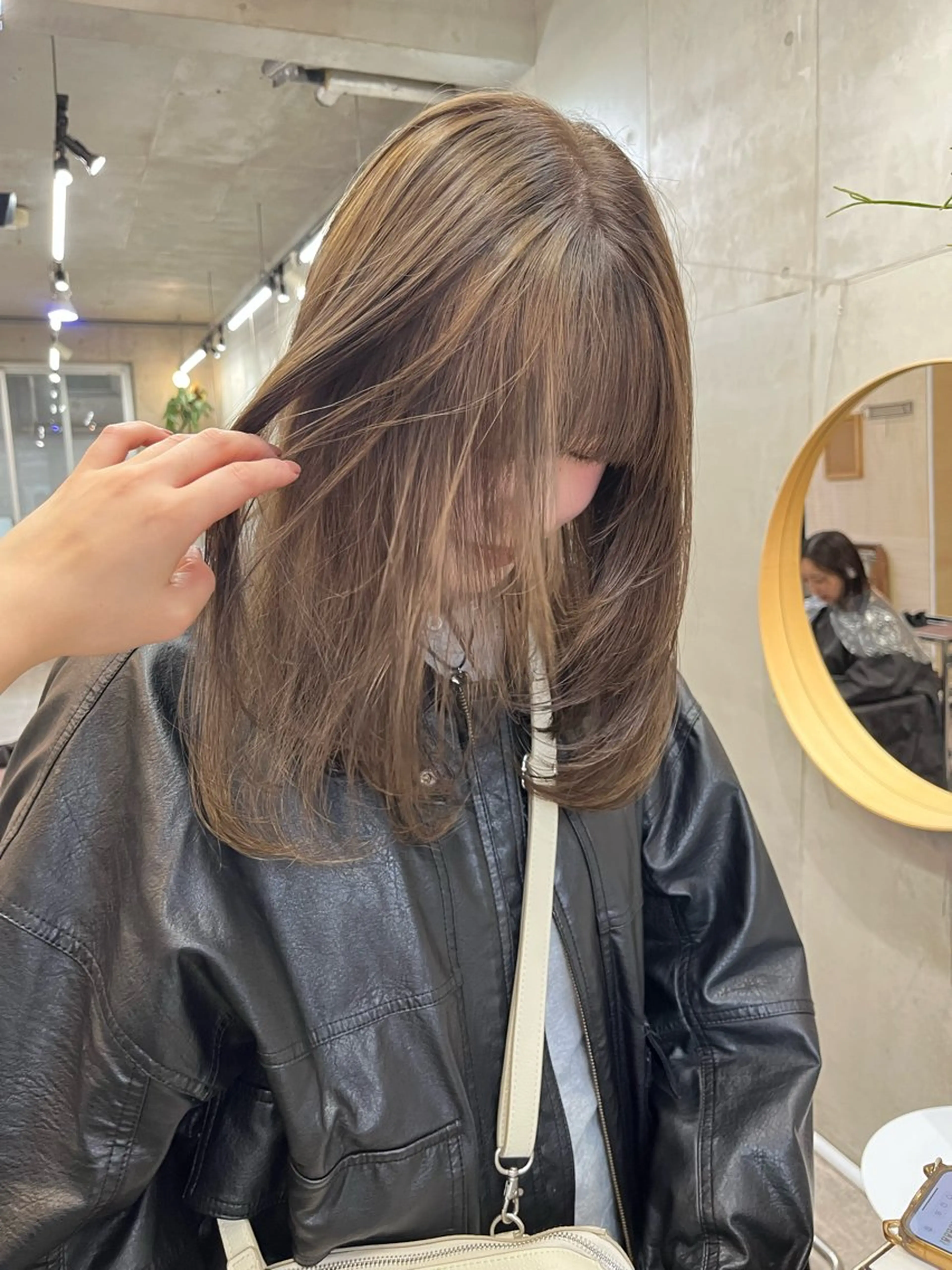 ロング カラー 顔周りカット 韓国風ヘア 似合わせカット カット SALT WATER所属・🫐 𝐌𝐚𝐨 🫐似合わせcutのヘアスタイル