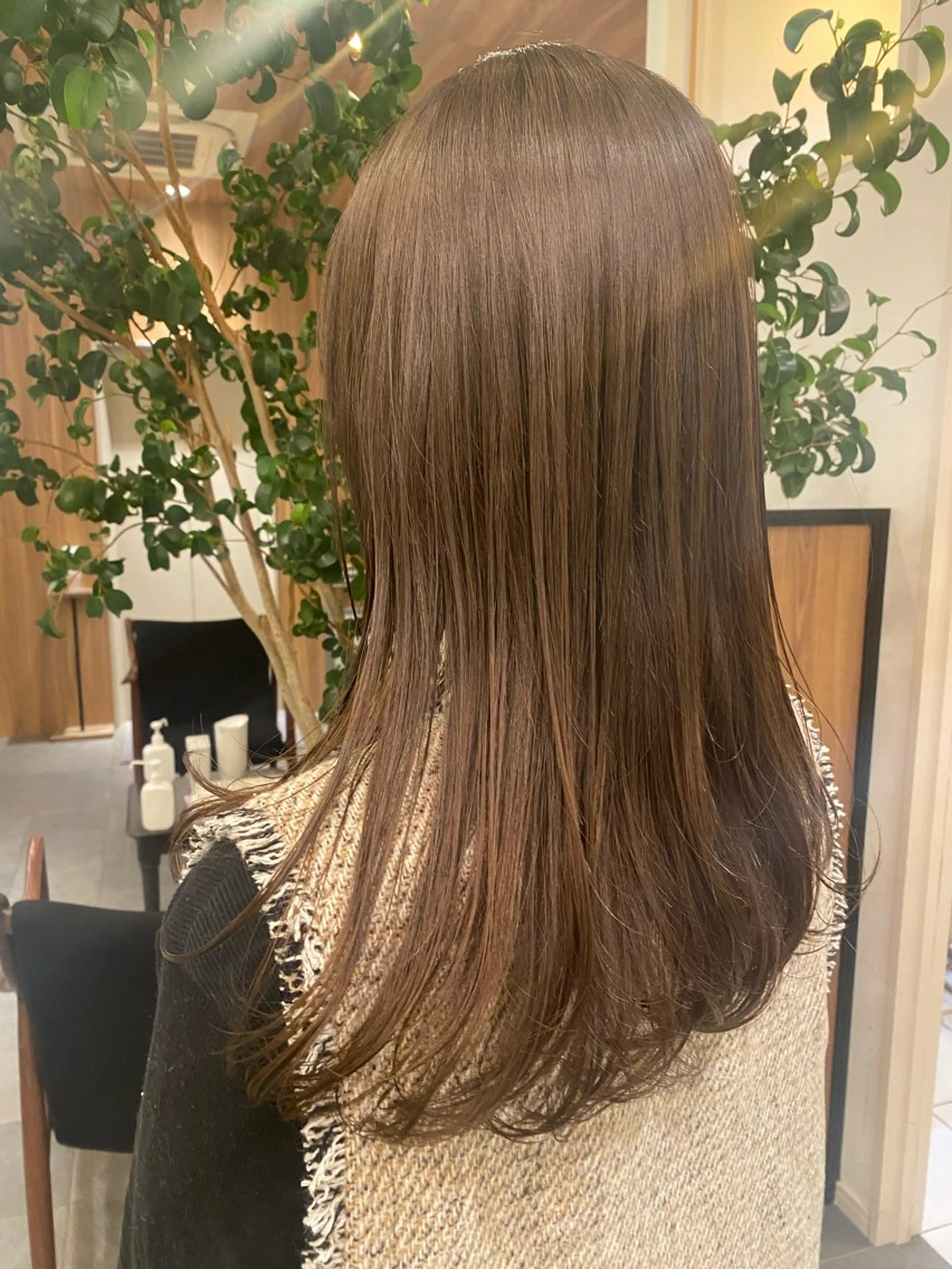 セミロング カラー ヘアアレンジ BEAUTRIUM 穂乃香のヘアスタイル