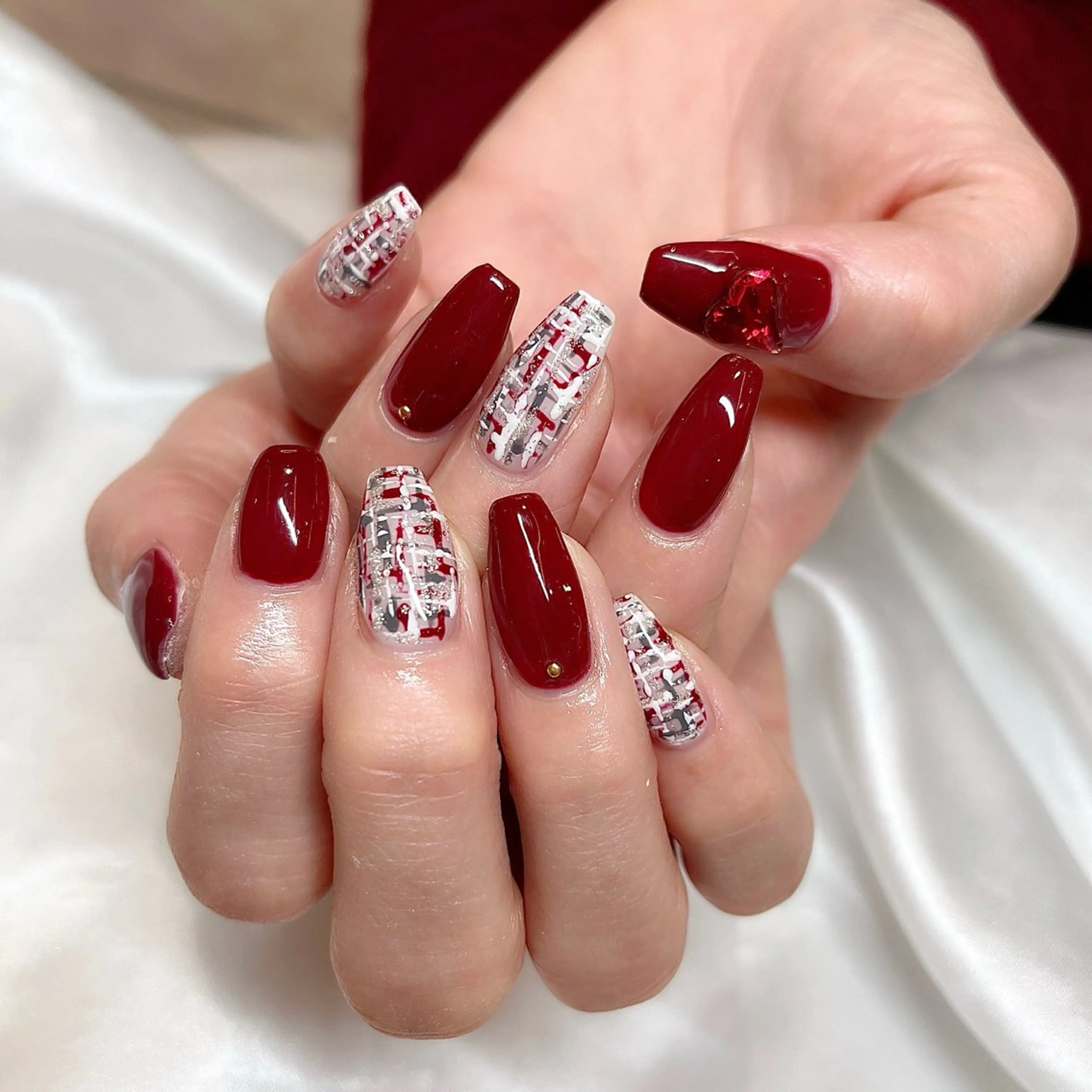 ネイル ハート ツイードネイル バレンタイン ハンドネイル nail salon HERA所属・HERA 小橋川のネイルデザイン