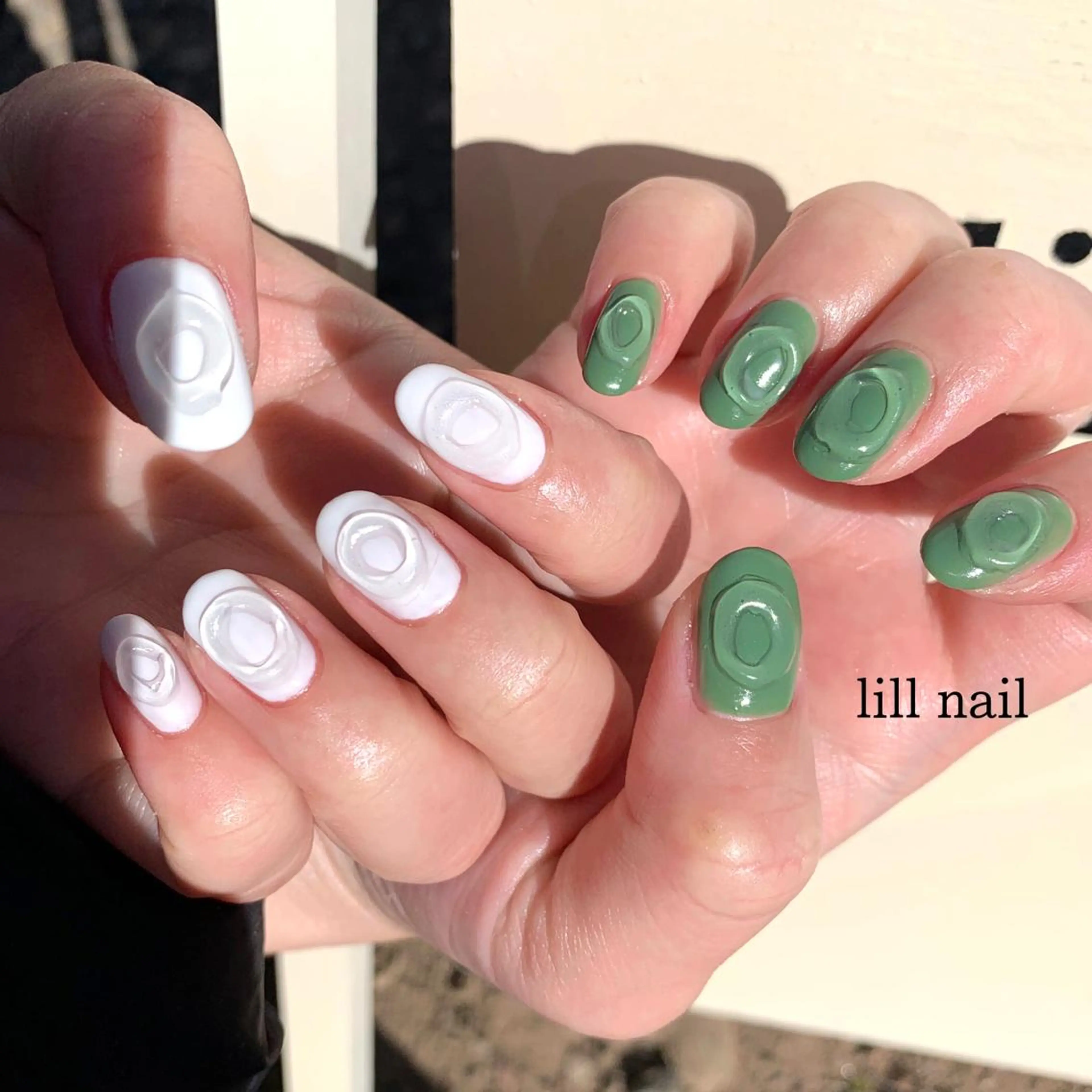 ミディアム pllia beautyのネイルデザイン