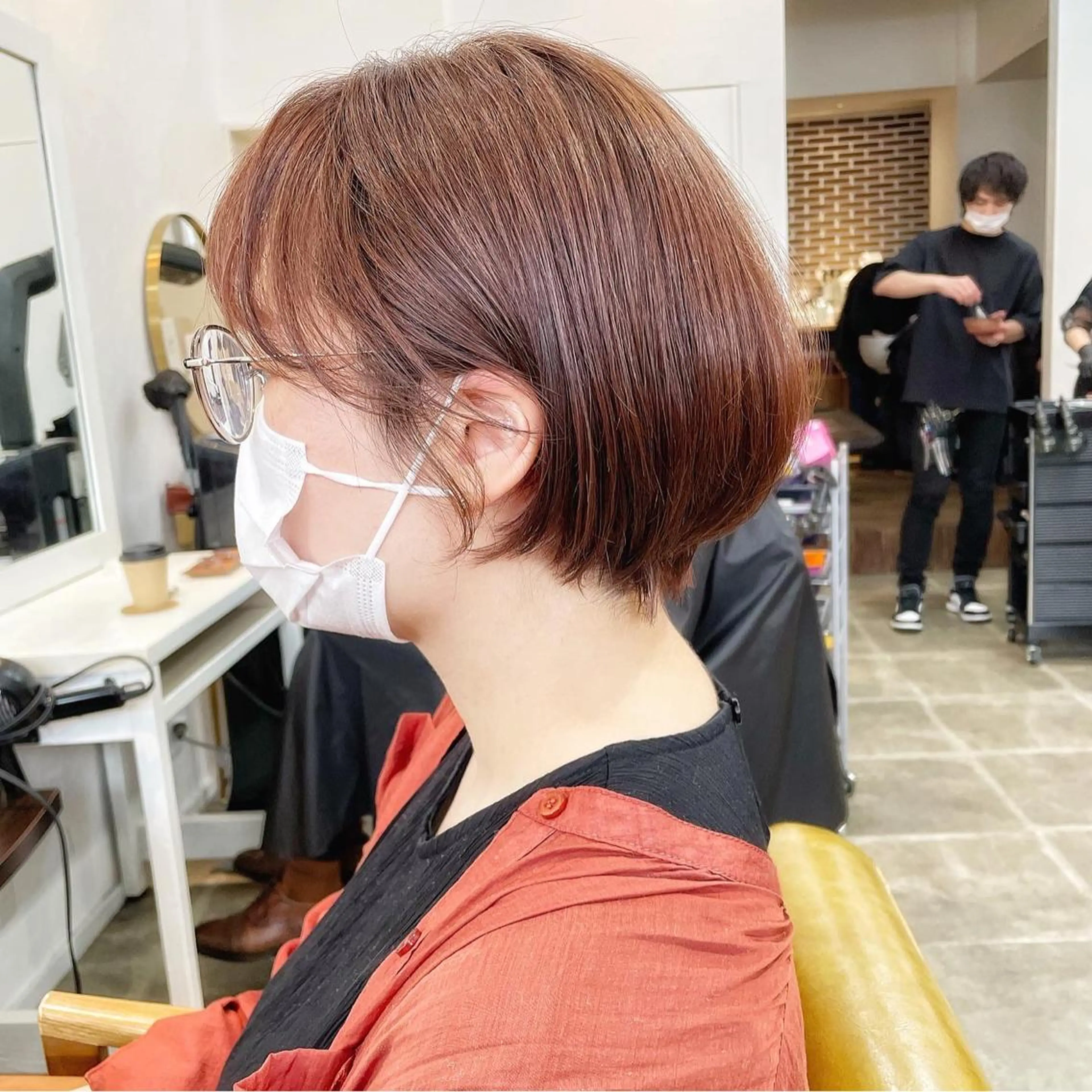 ショート カラー ショートレイヤー 丸みショート グラデーションカラー くびれヘア くせ毛 newline銀座所属・銀座ショート/ 大人ショート/金子涼のヘアスタイル