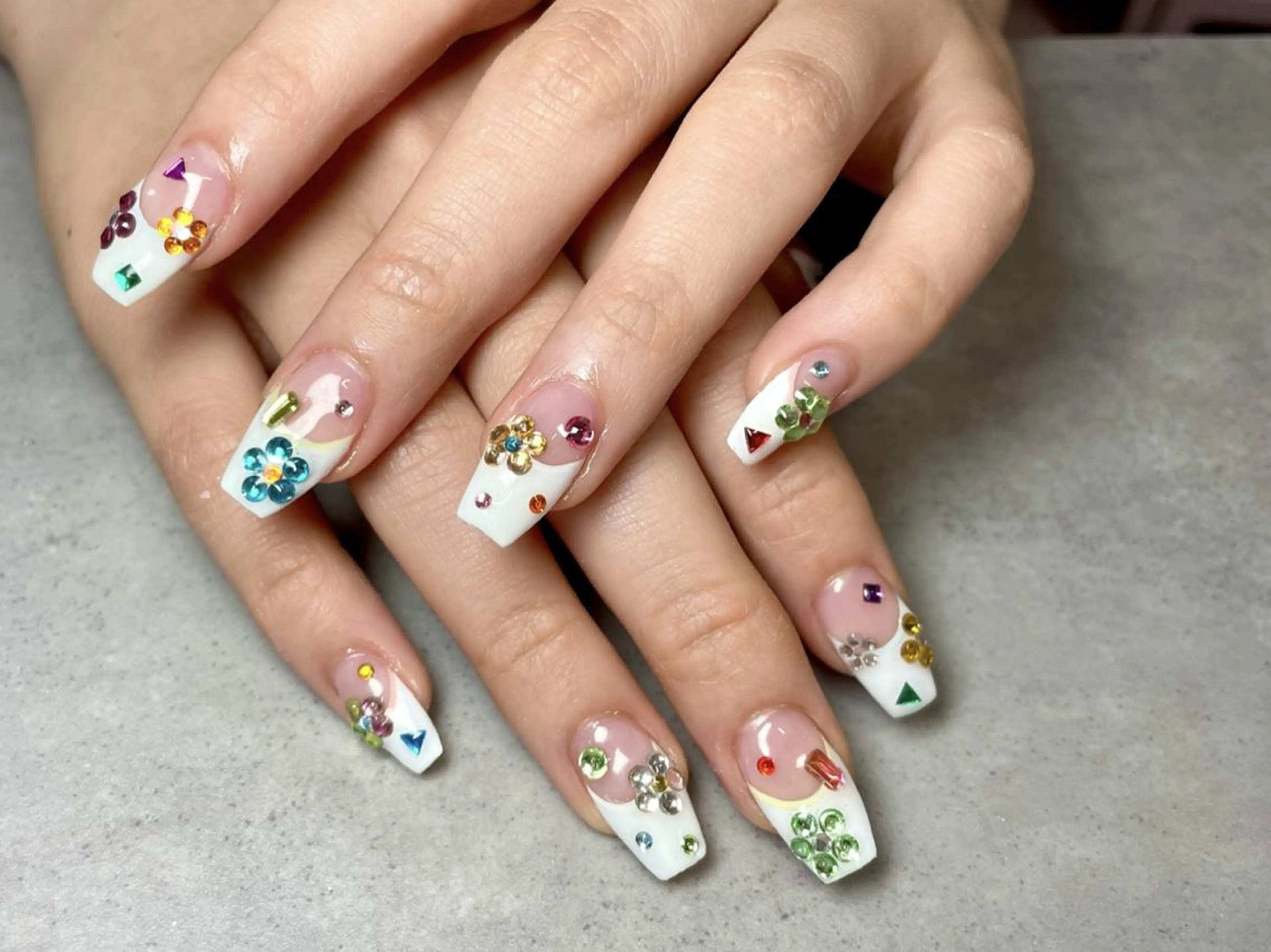 ネイル elu. modelのネイルデザイン