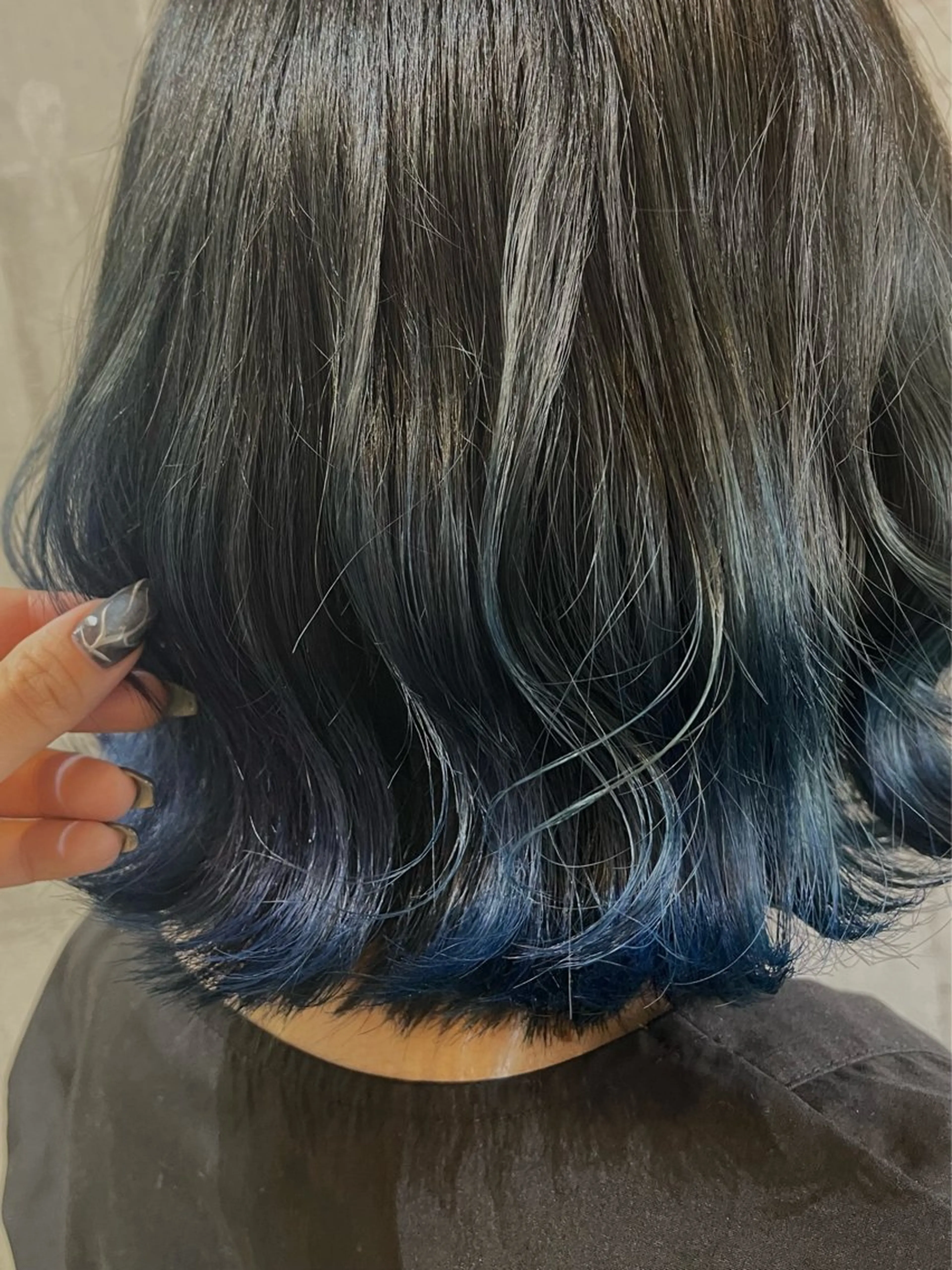 カラー ブリーチ ヘアカラー トリートメント アールラーゴ所属・宮島 華湖のヘアスタイル