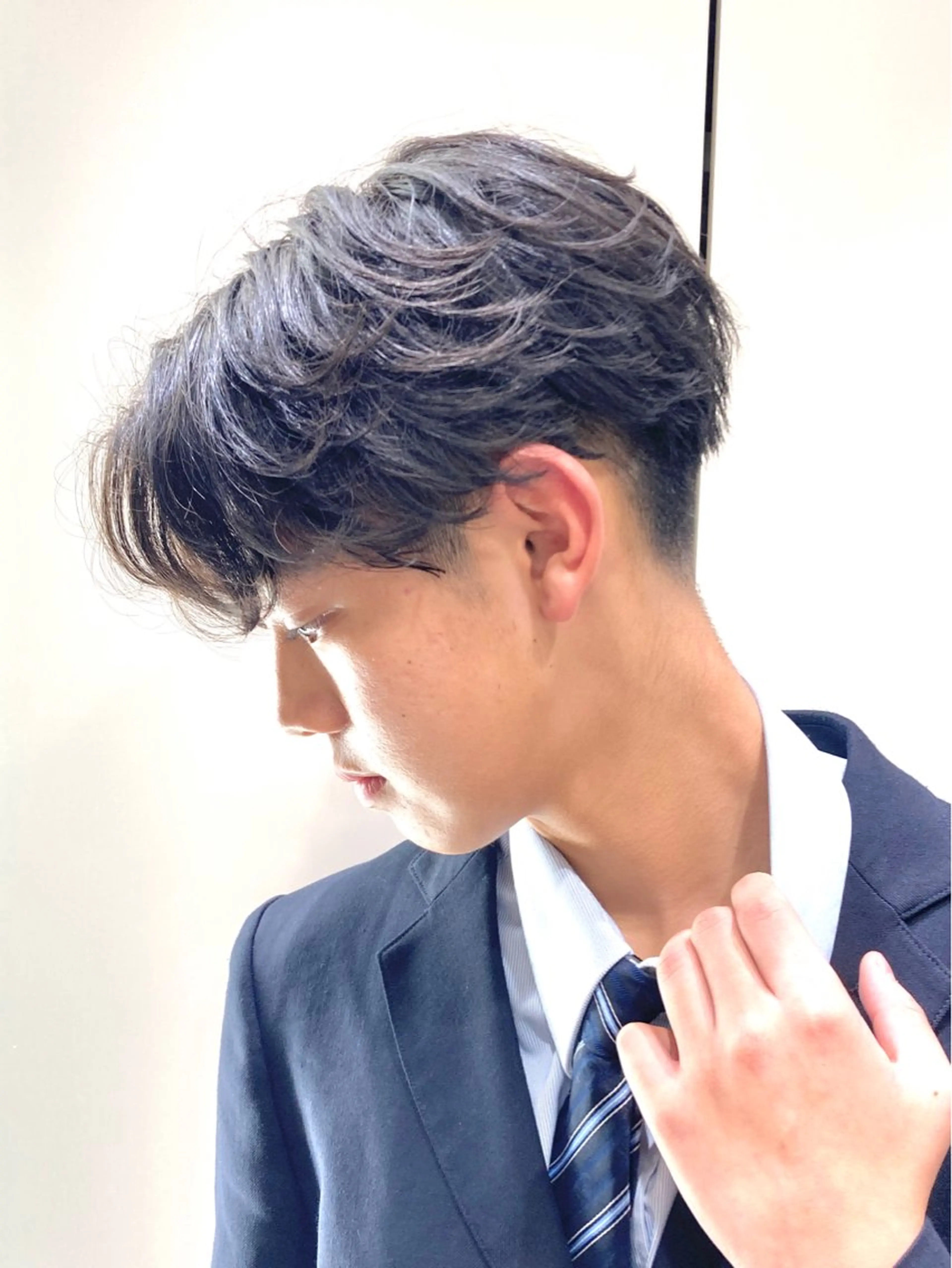 ミディアム パーマ ミディアムパーマ ニュアンスパーマ メンズ特化 星野裕人のヘアスタイル