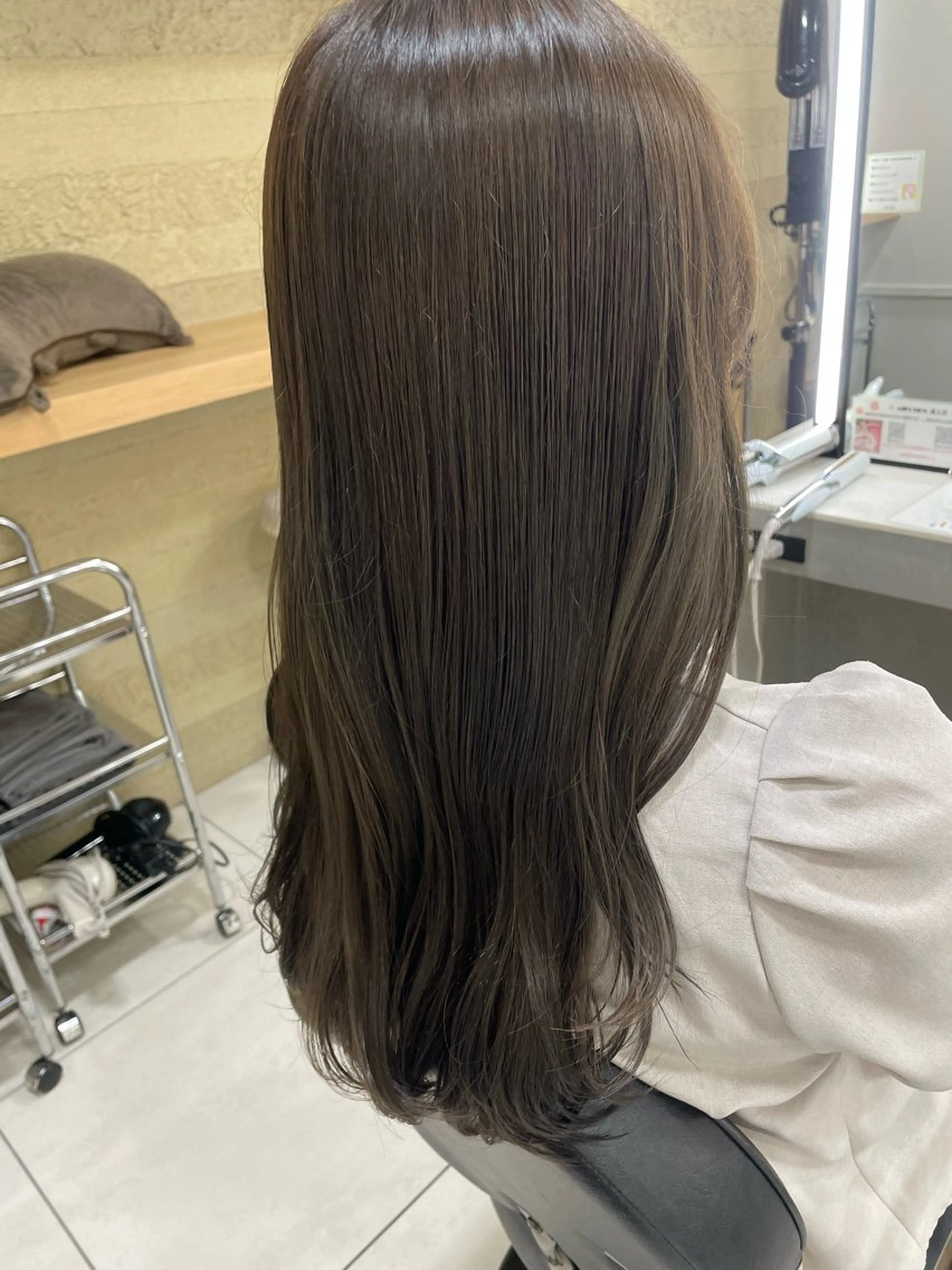 ロング カット ヘアカラー 稲吉 由莉穂のヘアスタイル