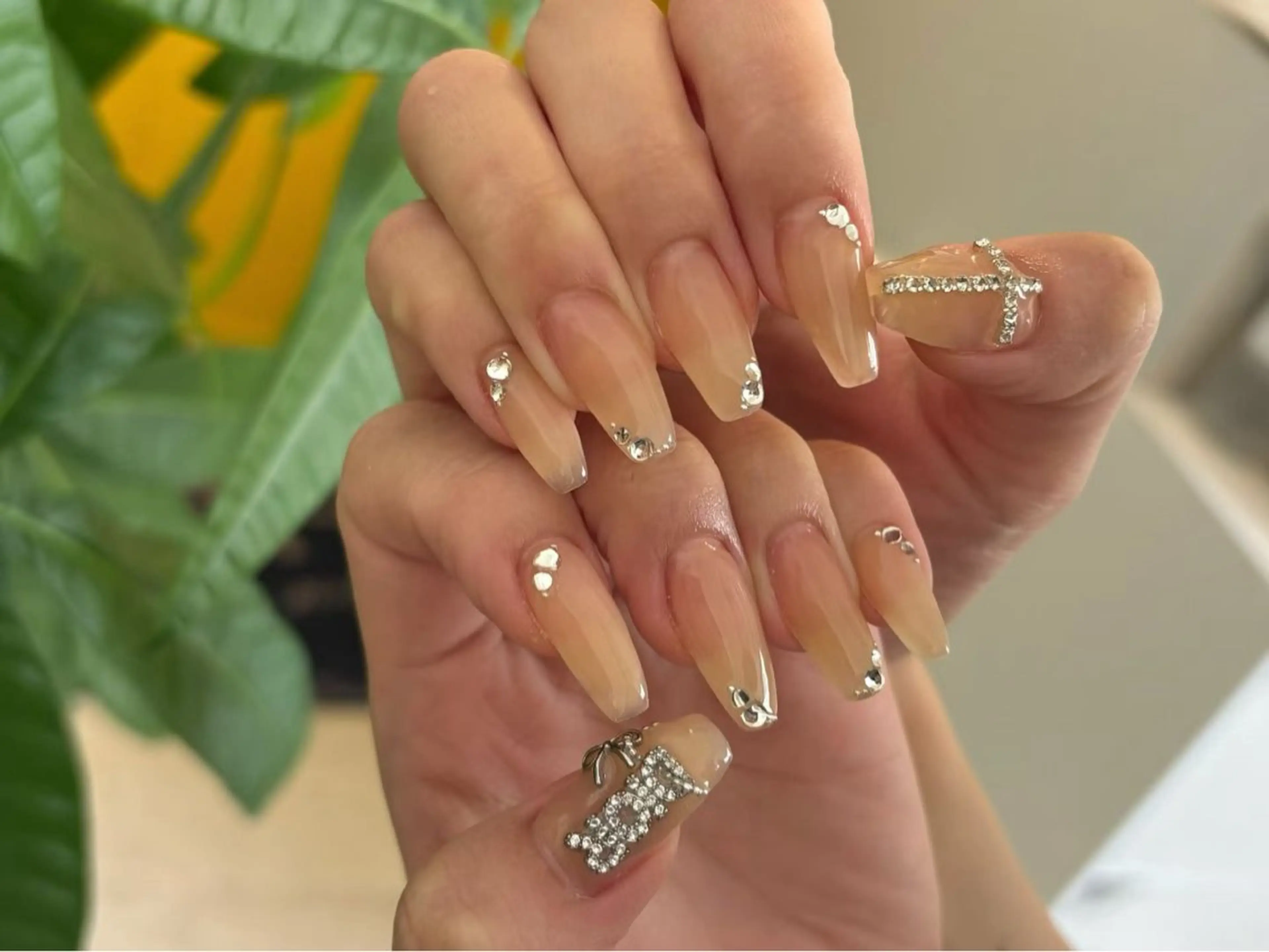 ネイル アートネイル チークネイル フラッシュネイル フットネイル フレンチネイル Floria KANAのネイルデザイン