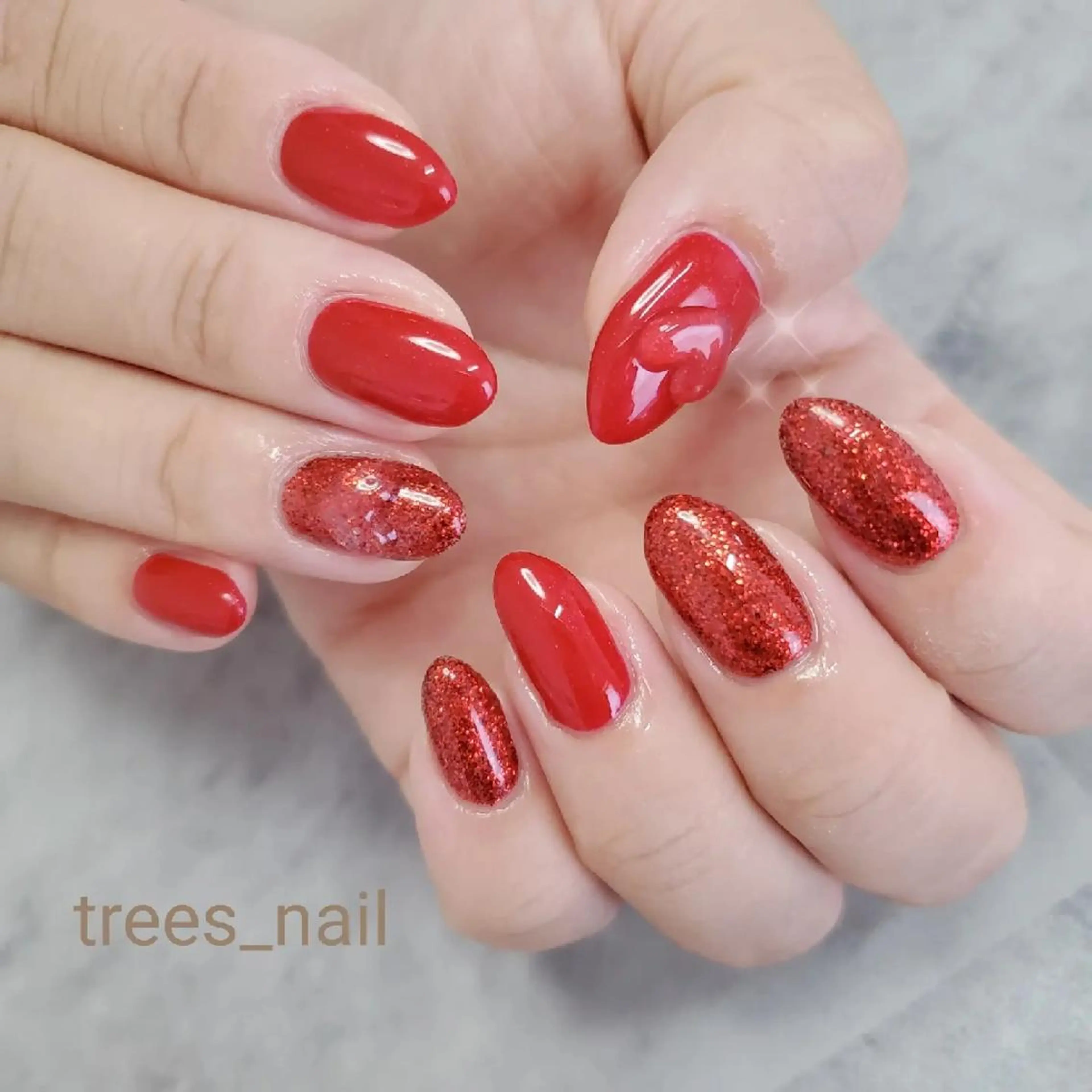 ネイル ハート ラメ(グリッター) ぷっくりネイル 赤色 ハンドネイル フットネイル trees_ nailのネイルデザイン