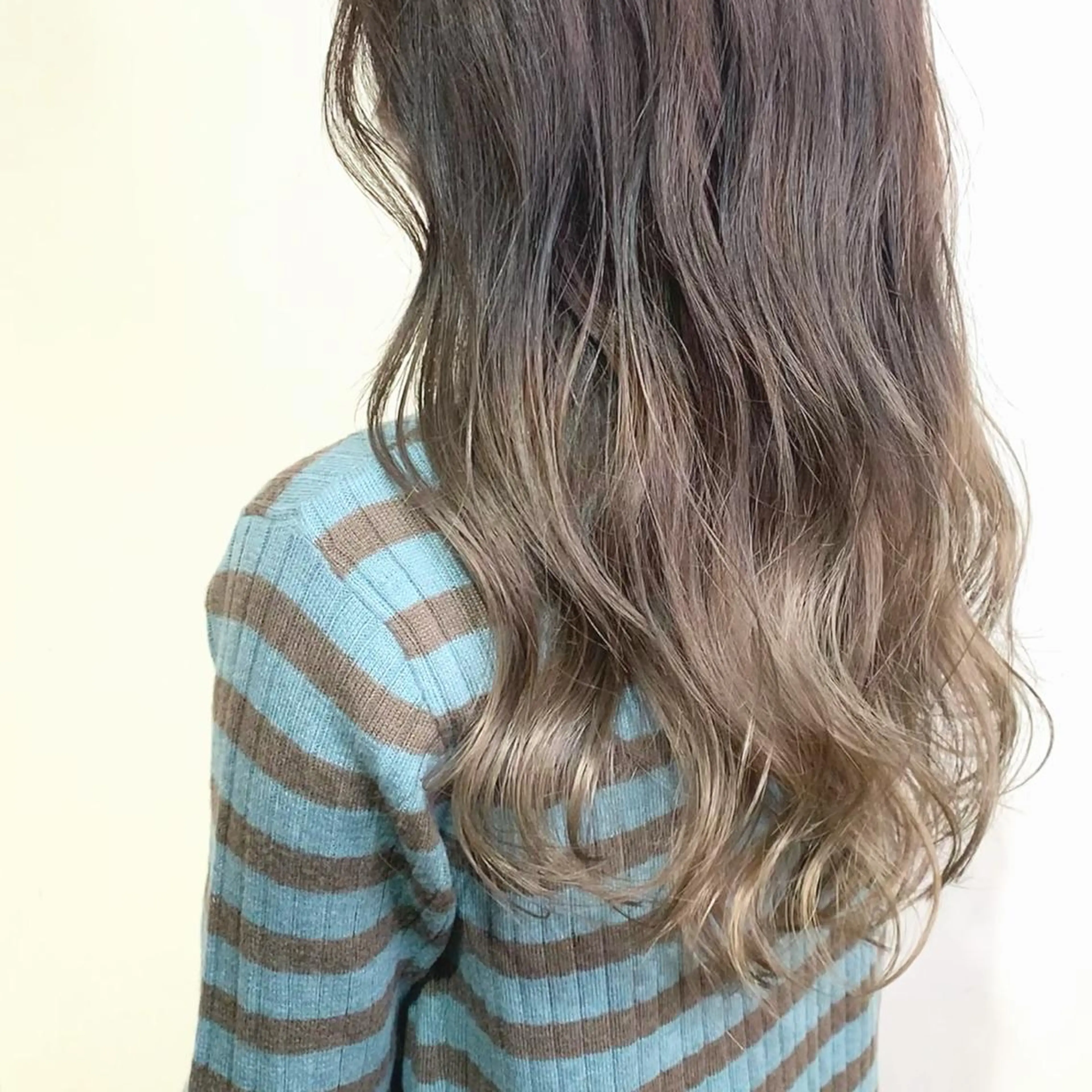 ロング カラー ハイライト✖️ 暗髪🤎Nahoのヘアスタイル