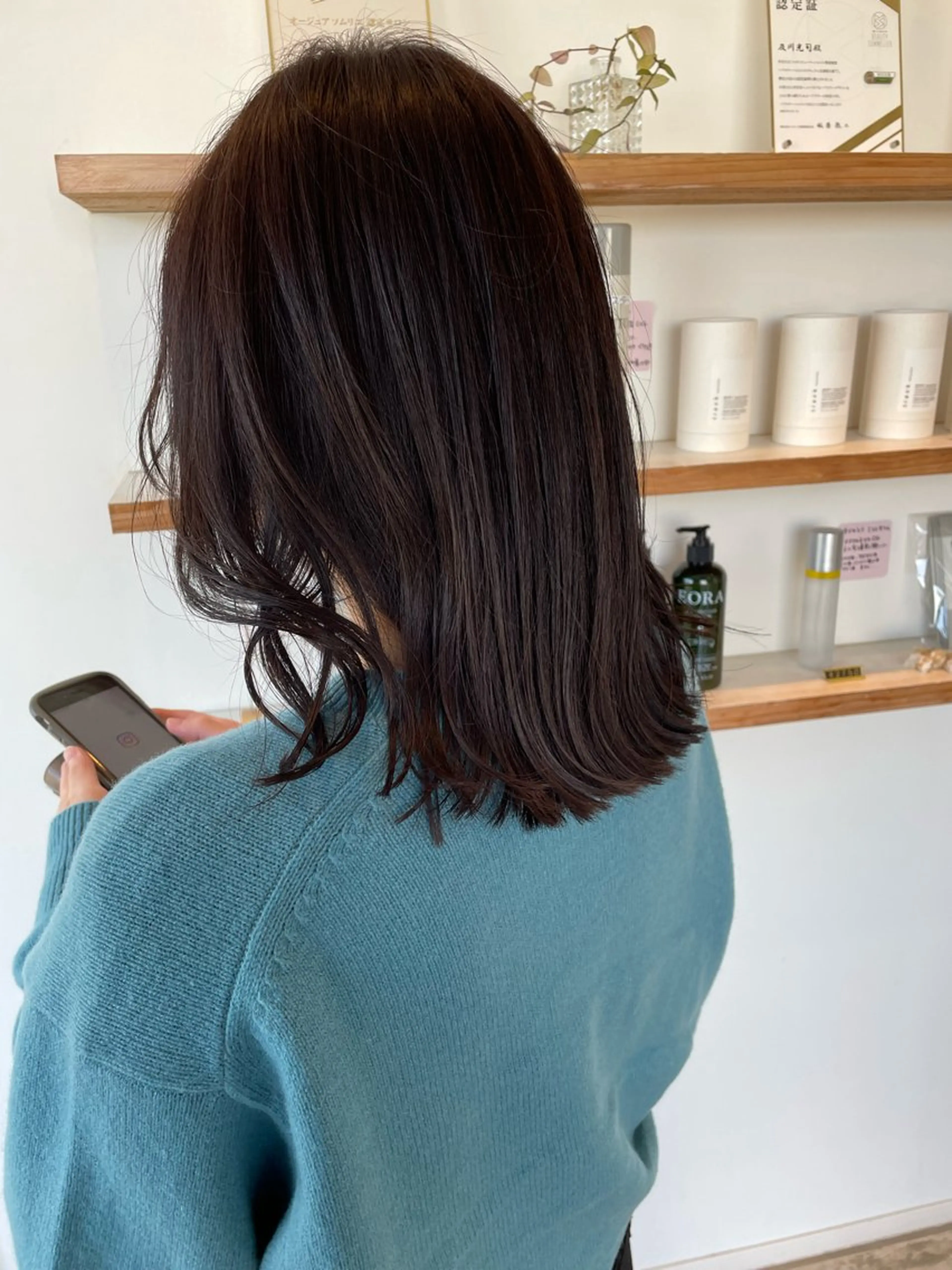 セミロング 韓国風ヘア 外ハネヘア カット ヘアカラー 藤村 翔充のヘアスタイル