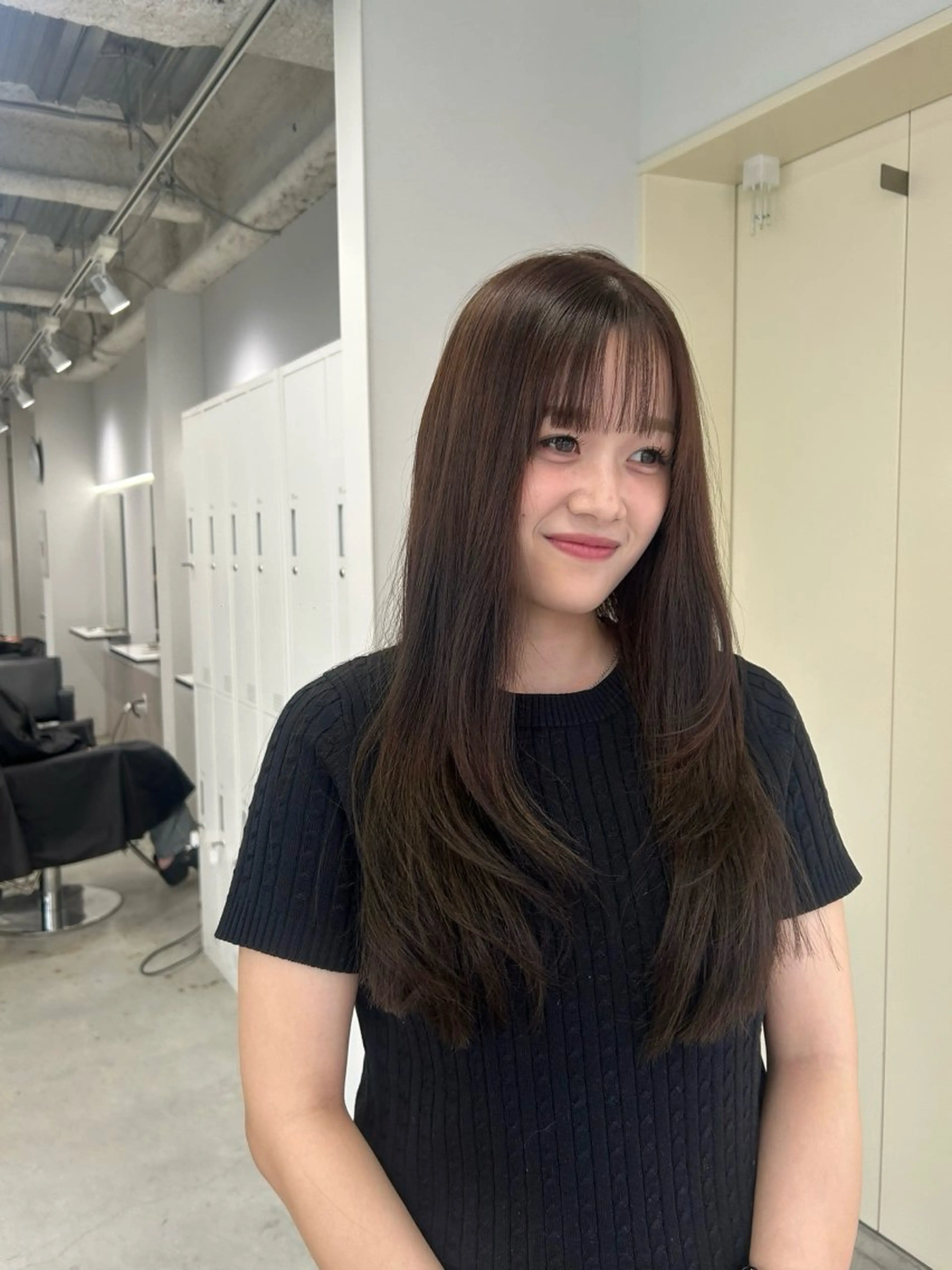ロング レイヤーカット カット ヘアカラー aoi🤎 透明感カラーのヘアスタイル