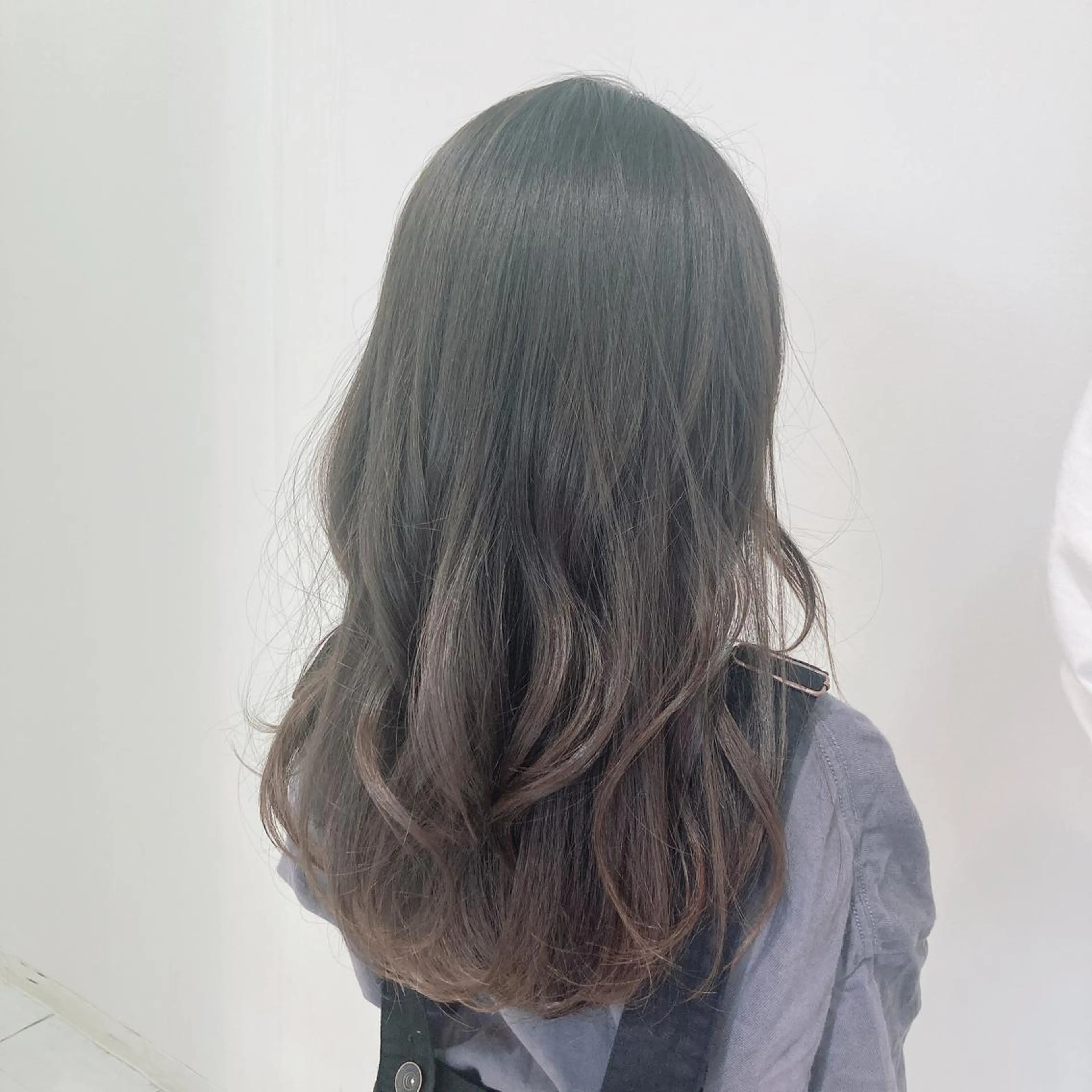 ロング 神田 菜々子のヘアスタイル