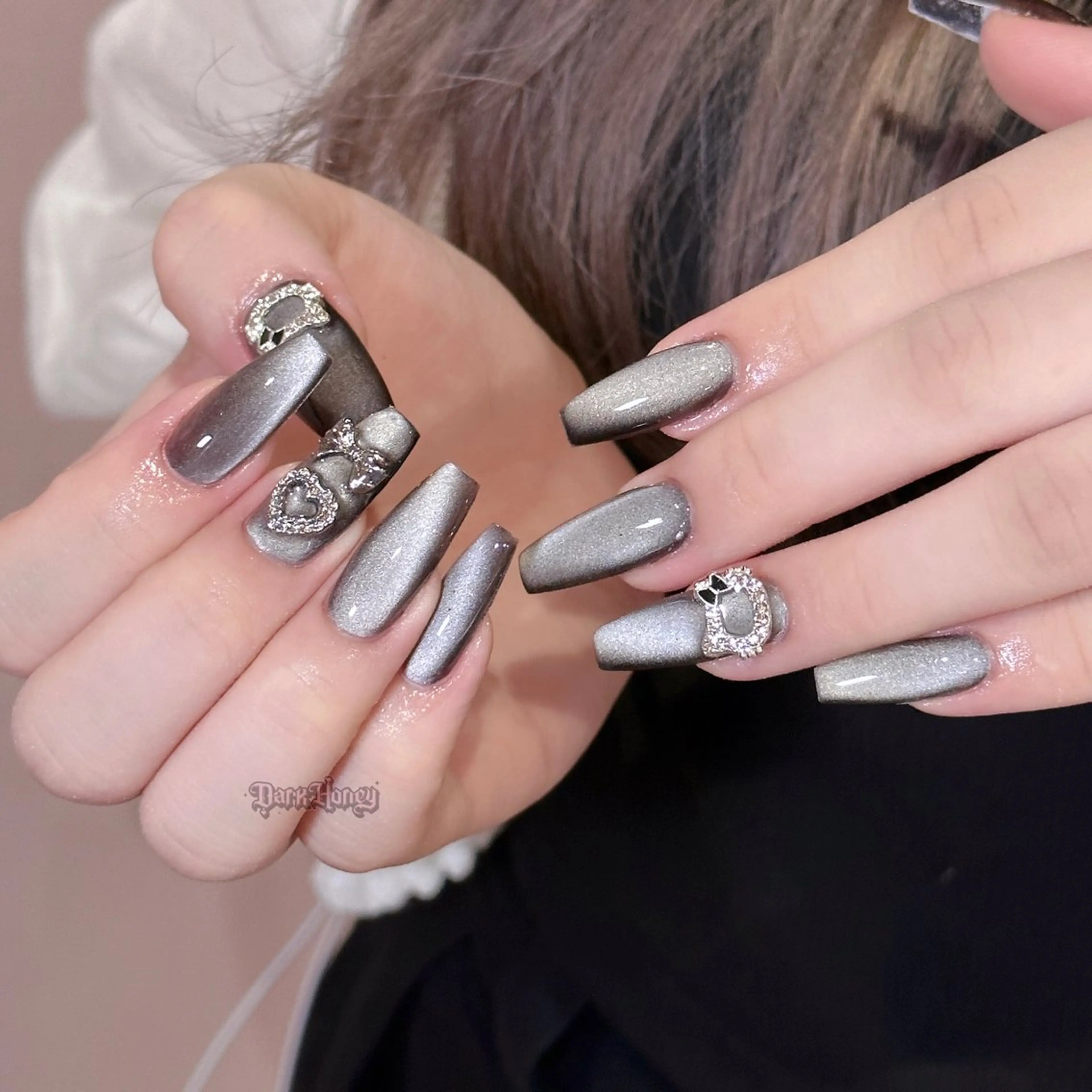 ネイル ハンドネイル Dark Honey Susuのネイルデザイン