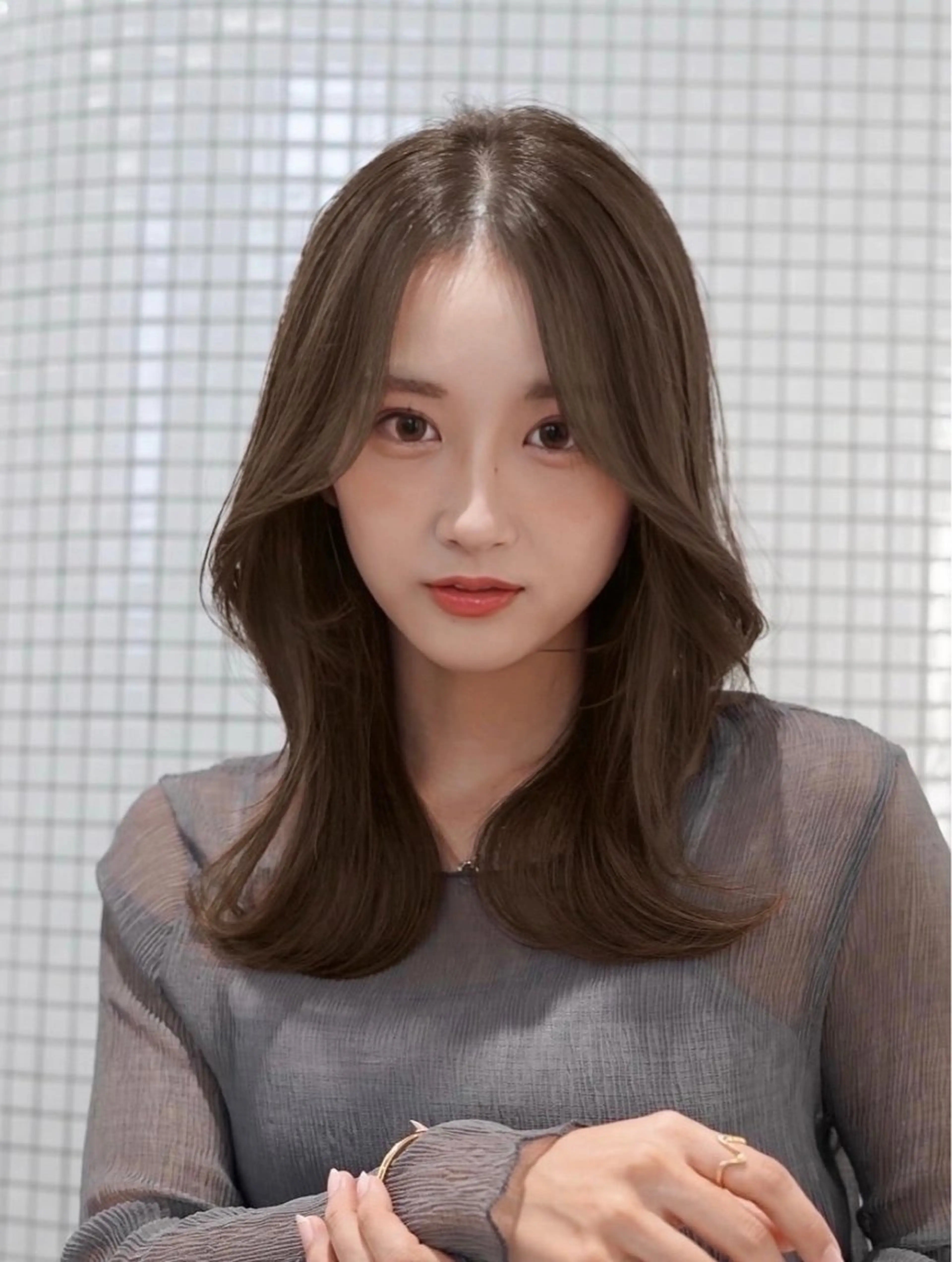 ミディアム カラー ベージュカラー ヘアカラー Aura所属・丸山 心 / 艶カラーのヘアスタイル